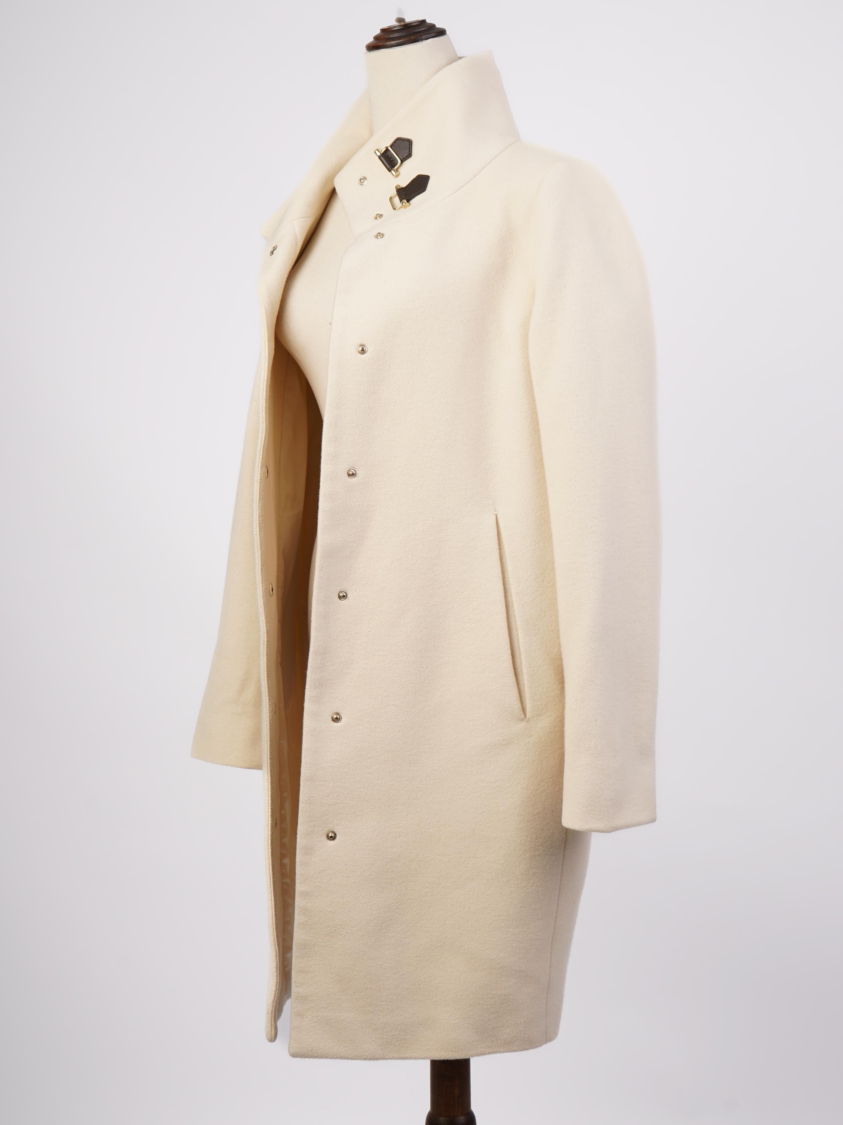 Herno White Wool Coat Size S Excellent Condition Minimalist Design