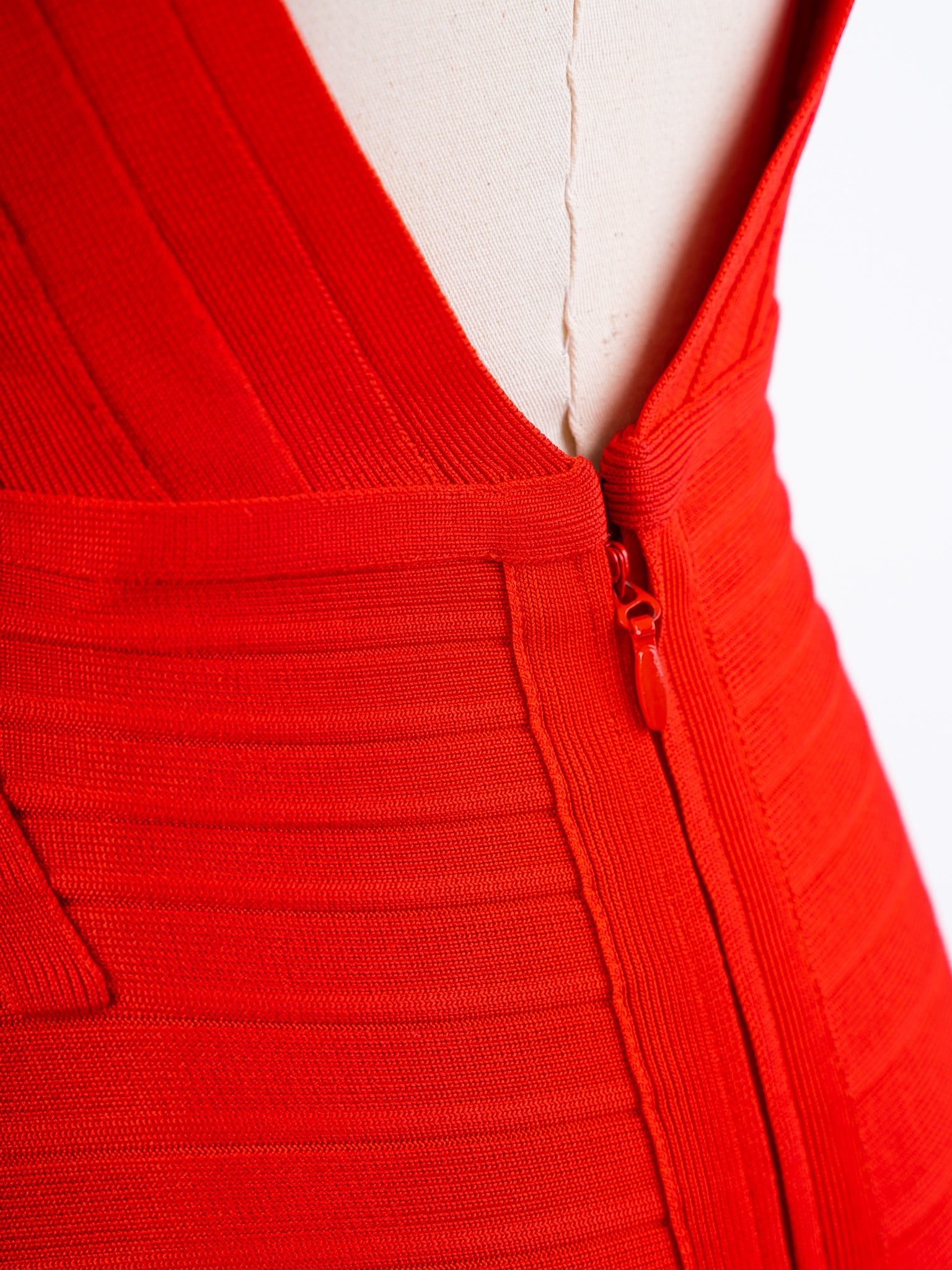 Excellent Herve Leger Red Bodycon Dress Size S Thin Strap V-Neck