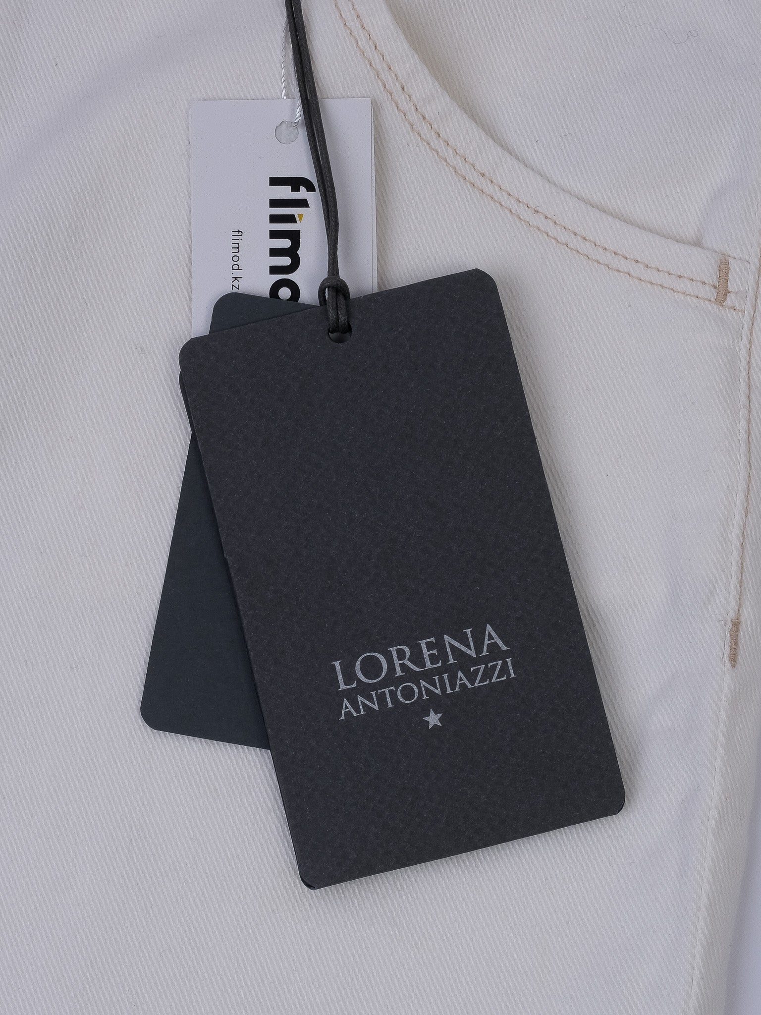 NEW Lorena Antoniazzi White Pants Size M Classic Design