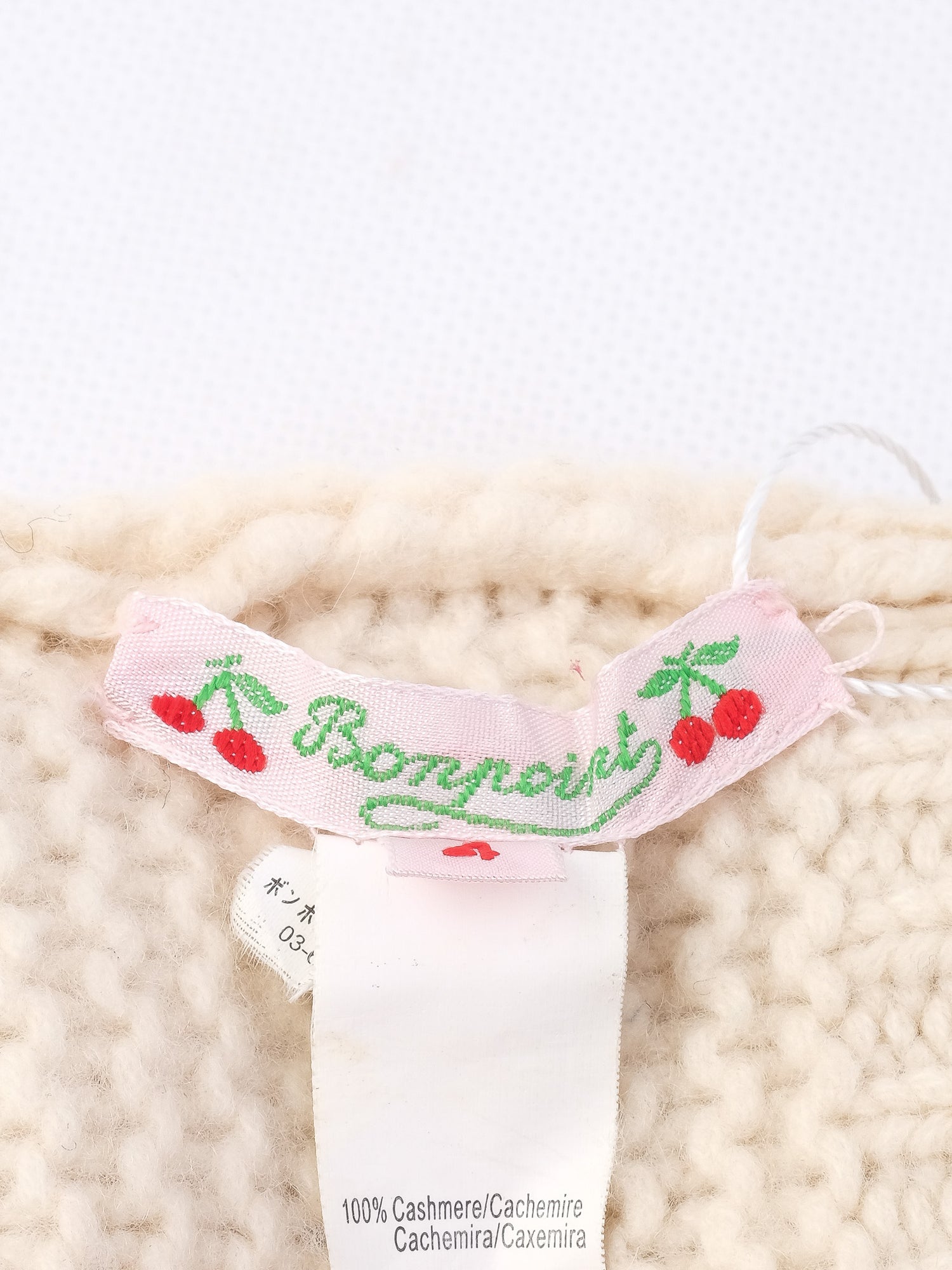 Excellent Bonpoint White Cashmere Knit Beanie for Kids, Size 4