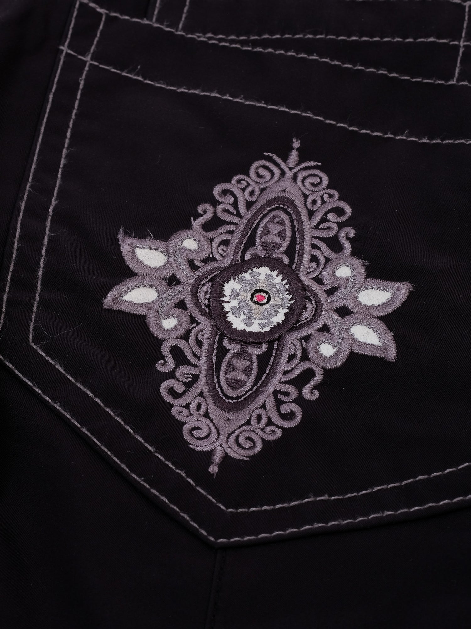 Excellent Bogner Kids Black Nylon Pants Size 5 with Embroidery