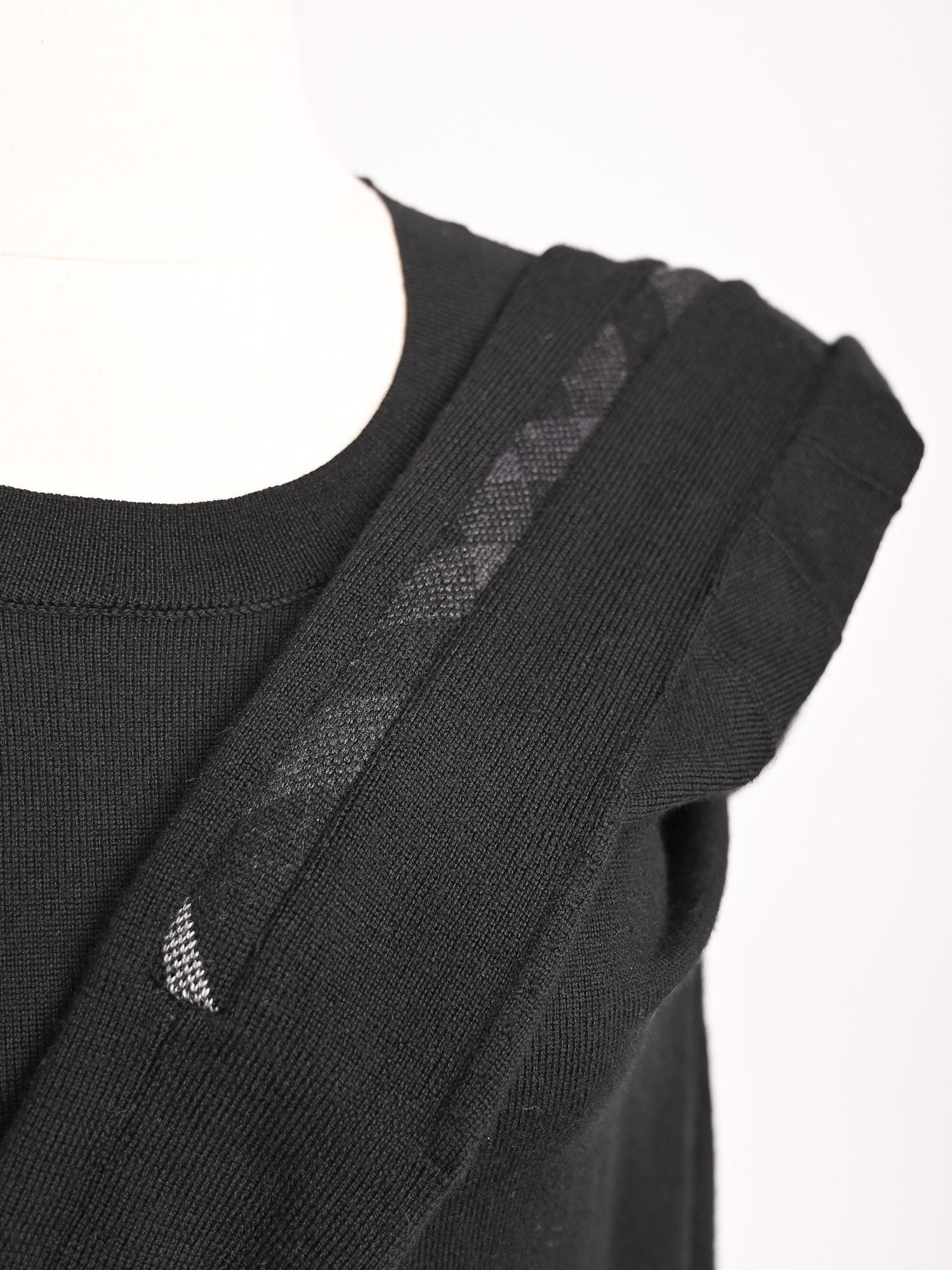 Excellent Burberry Black Wool Sweater Size M for Women