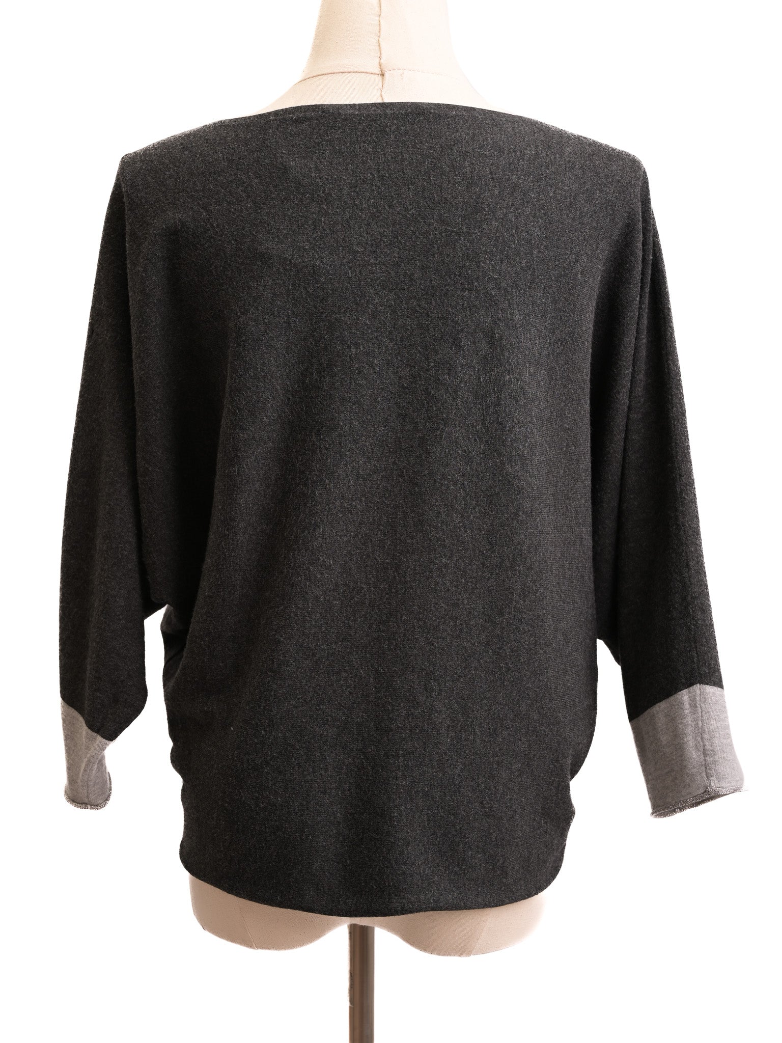EXCELLENT Laurel Gray Sweater Size S with Rhinestone Animal Design