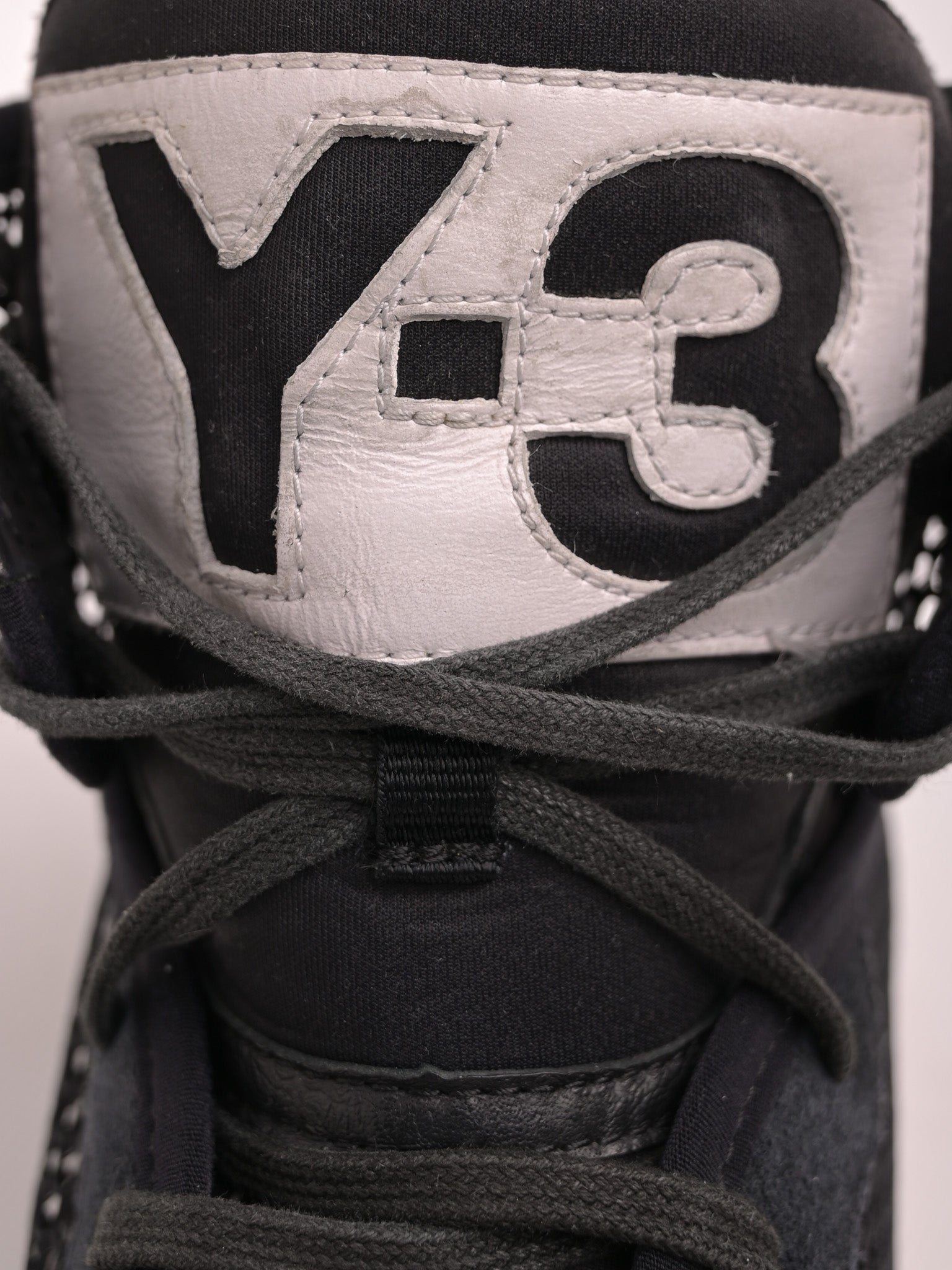 Good Condition Yohji Yamamoto Y-3 Black High-Top Sneakers Size 39