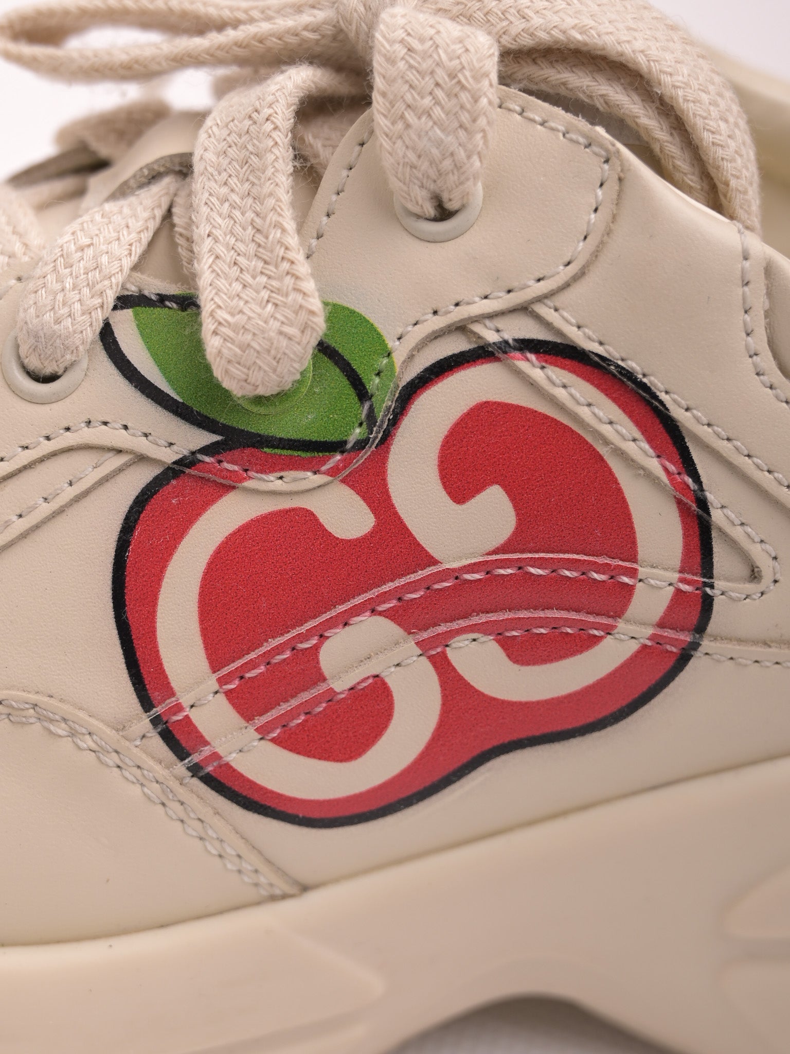 Good Gucci Leather Sneakers White Cherry Design Size 31.5 for Kids