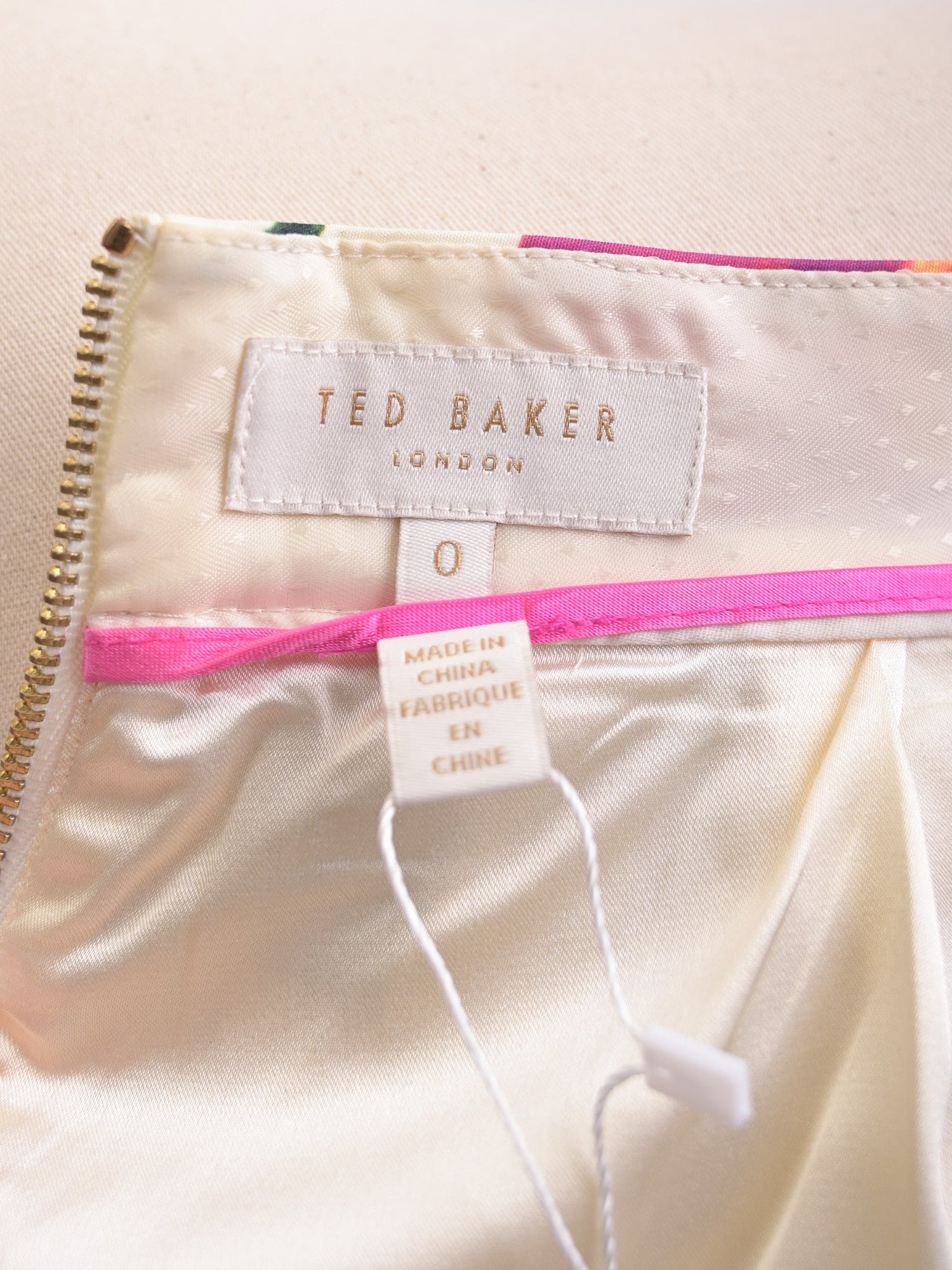 Excellent Ted Baker Floral Print White Cotton Skirt Size M