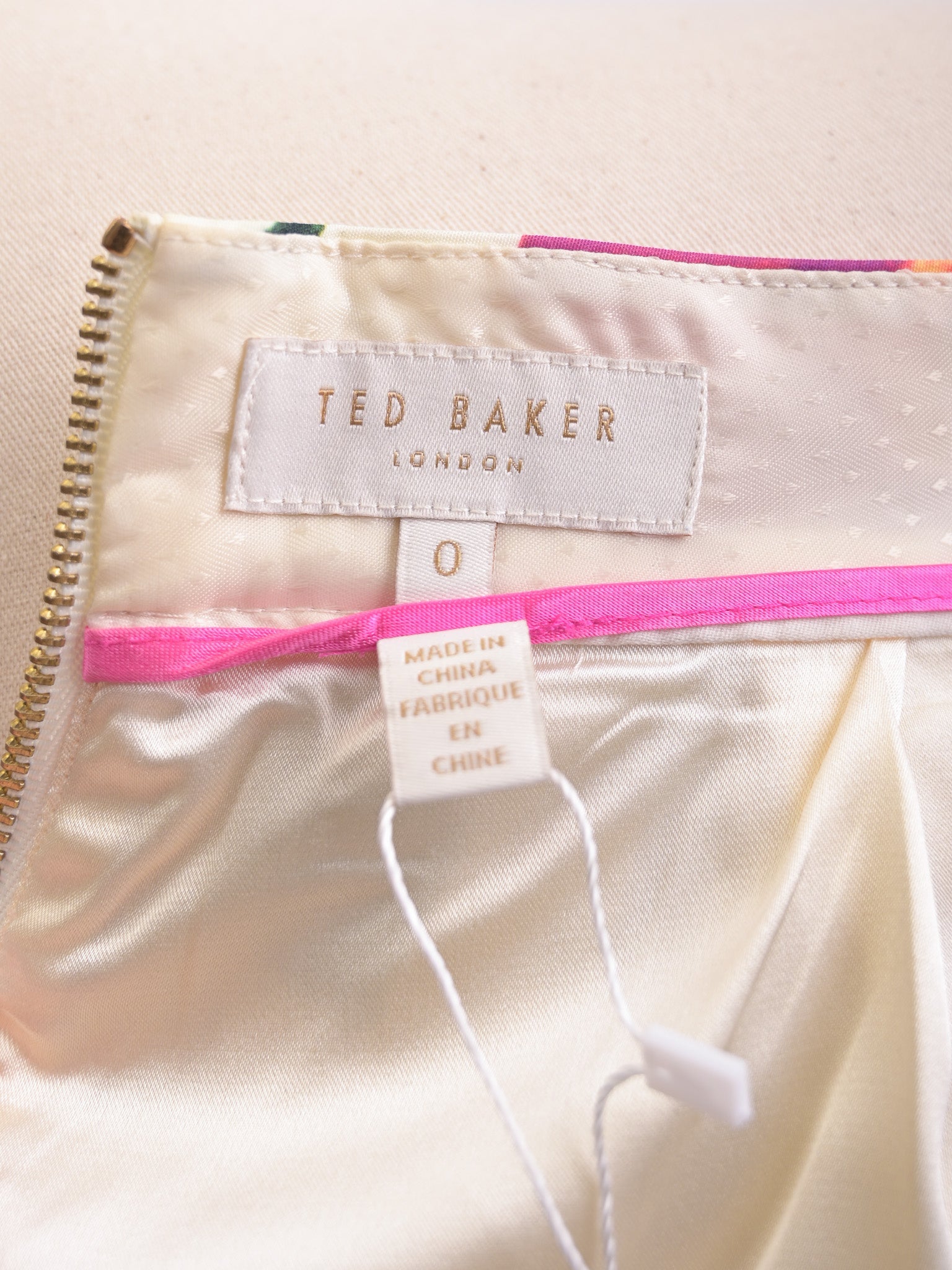 Excellent Ted Baker Floral Print White Cotton Skirt Size M