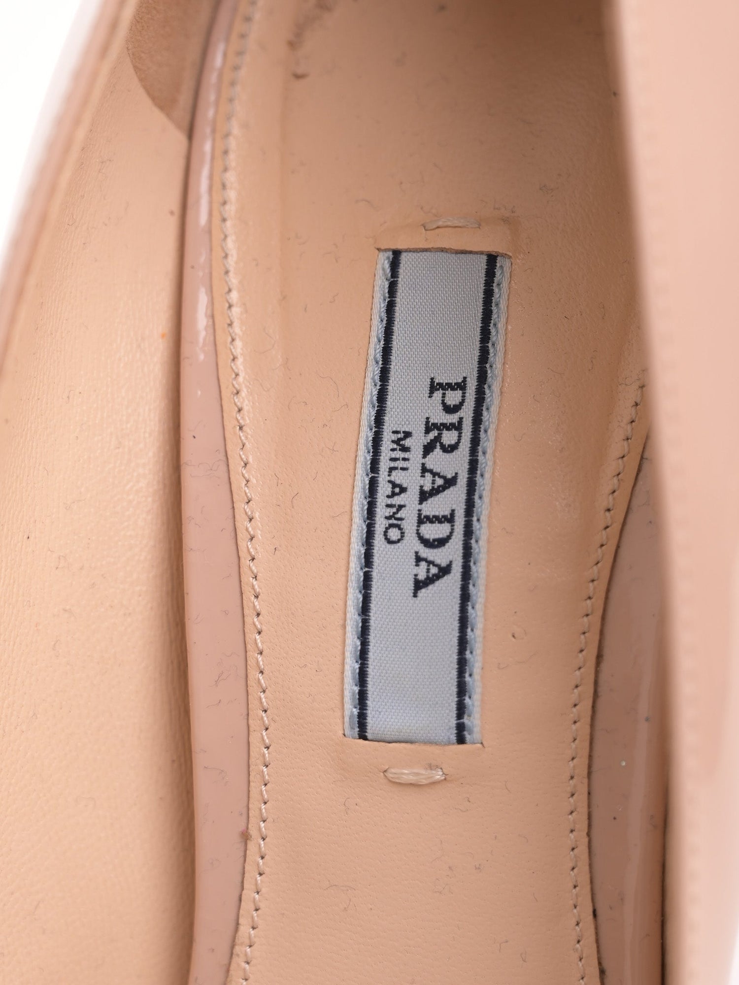 Good Prada White Lacquer High-Heeled Pumps Size 40 Women