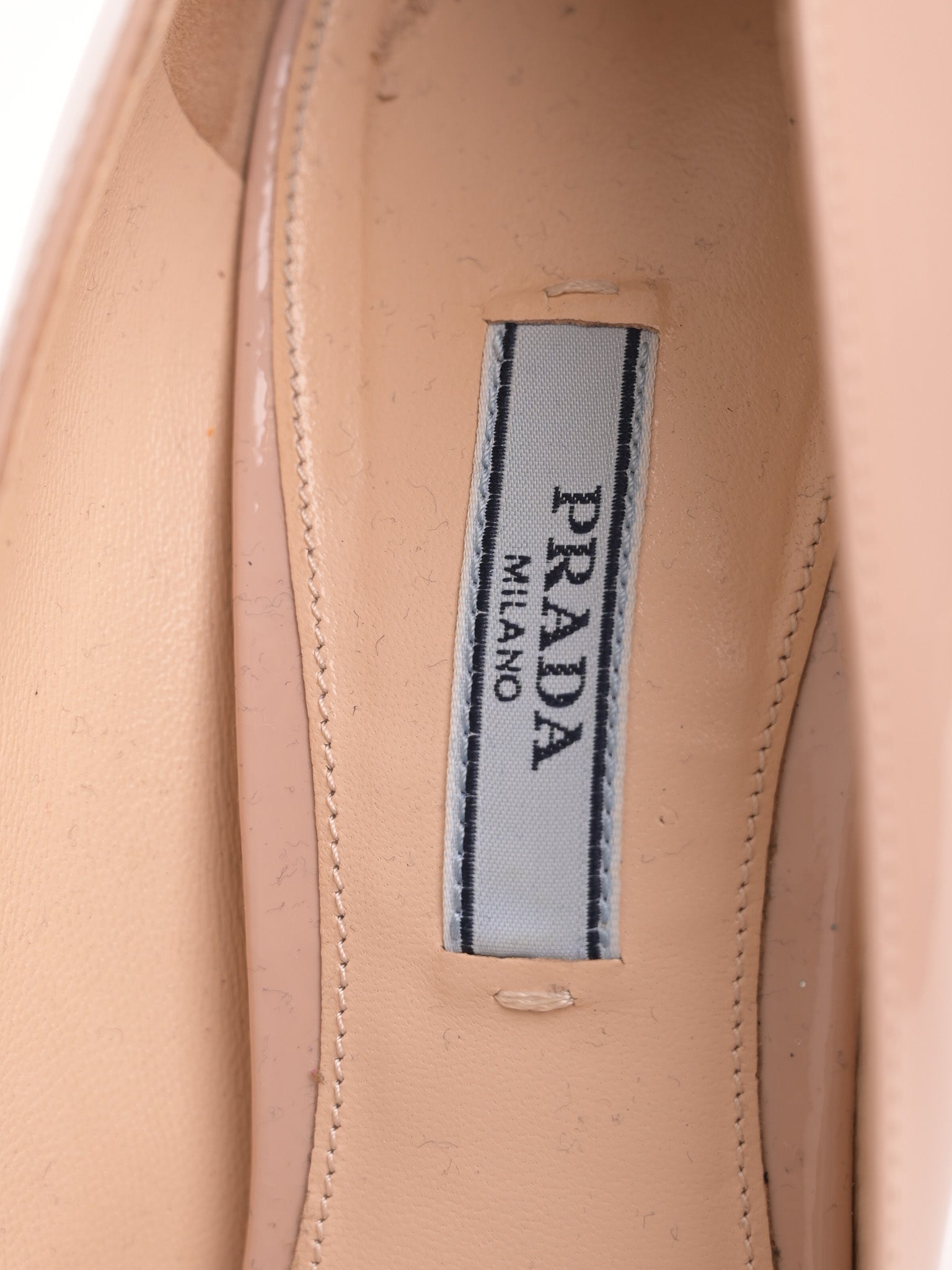 Good Prada White Lacquer High-Heeled Pumps Size 40 Women