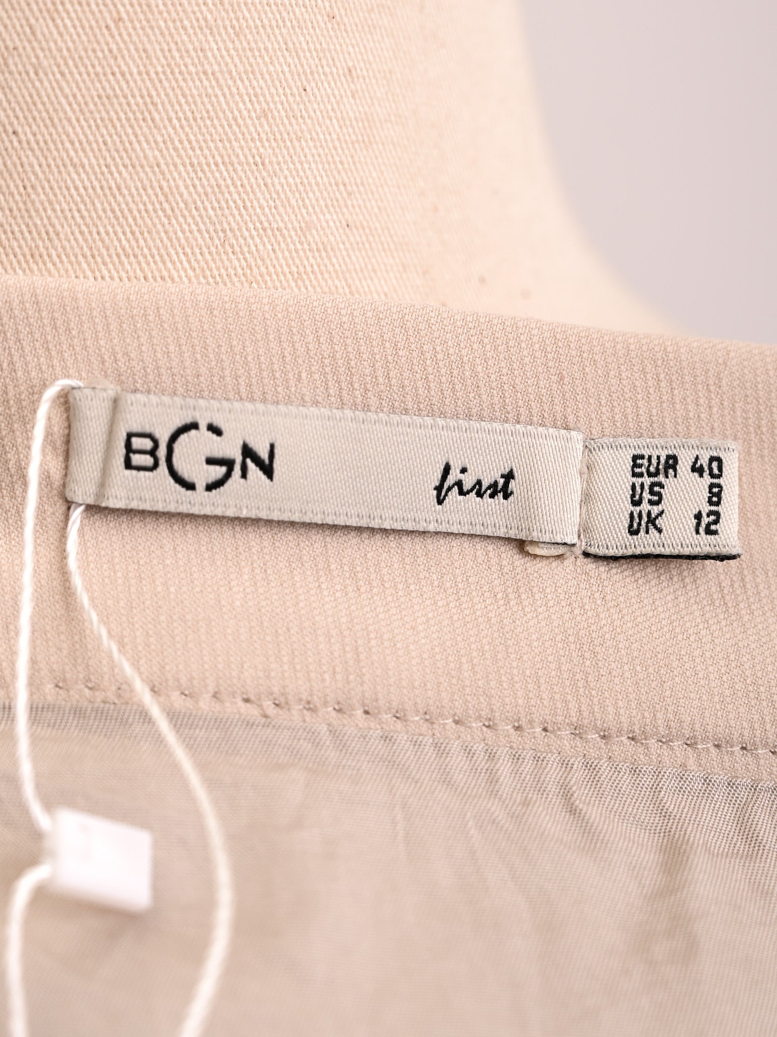 BGN First White Nylon Pleated Skirt Size S Excellent Condition