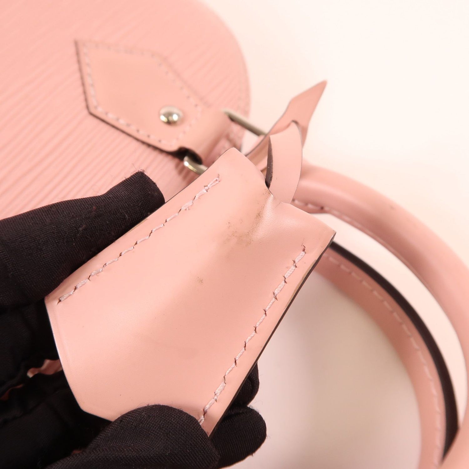 Louis Vuitton Epi Alma Bb Ginko Hand-hound Shoulder Bag Pink 2way Shoulder Bag M 41327