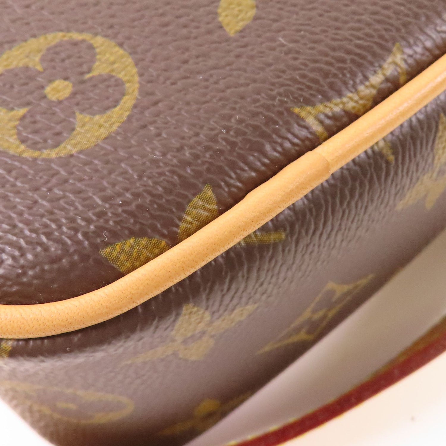 Louis Vuitton Monogram Game On Coeur Gold Chest Bag Brown Shoulder Bag M 57456