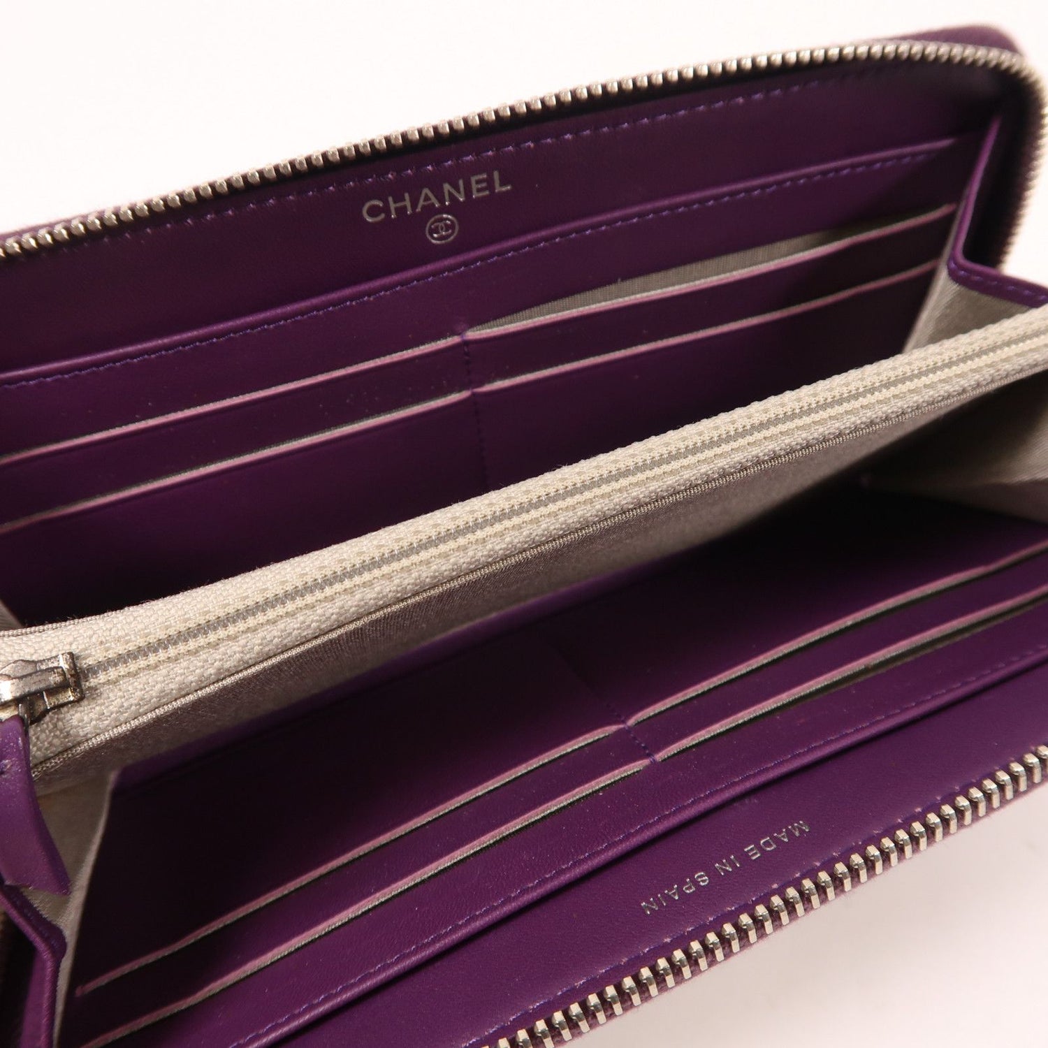 Chanel Purple Purple Enamel Lacquered Leather Long Wallet Silver Pocket Long Wallet Purple L-shaped Zipper Wallet Paten