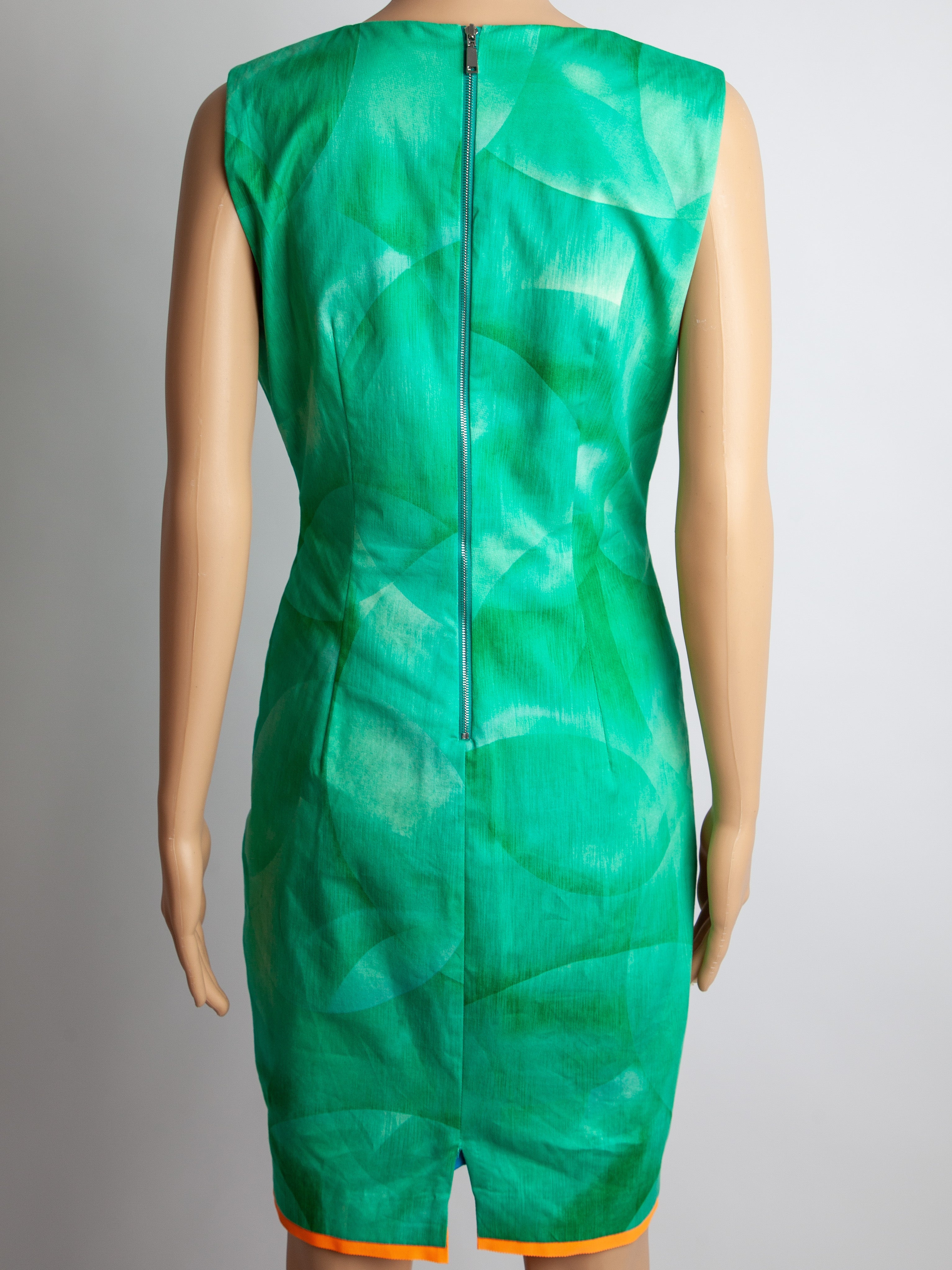 Good Elie Tahari Green Sleeveless Dress Size M with Abstract Pattern
