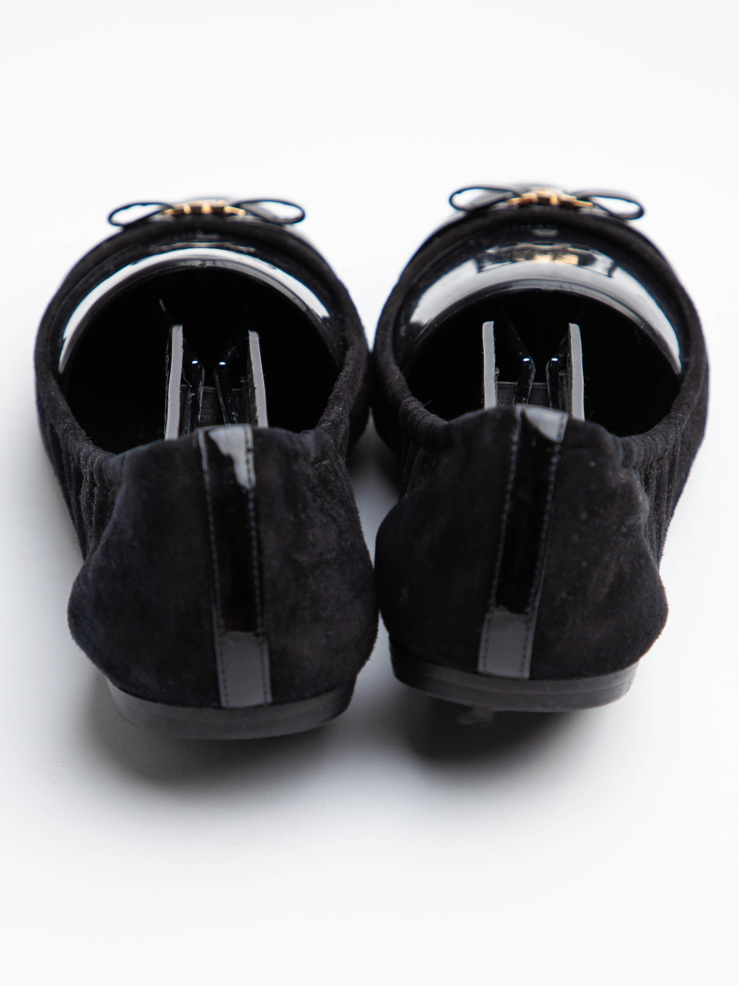 Average Louis Vuitton Black Velvet Loafers Size 37.5 with Gold Logo