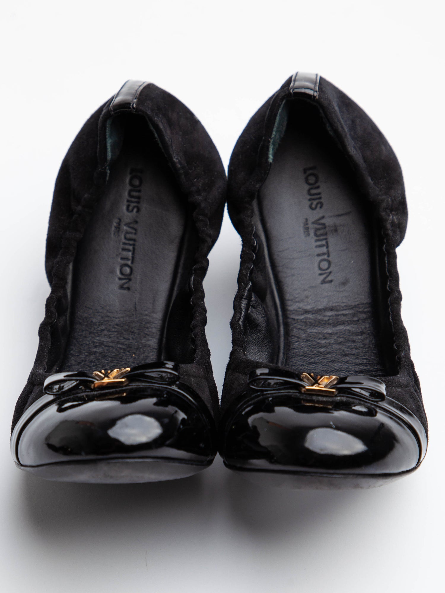 Average Louis Vuitton Black Velvet Loafers Size 37.5 with Gold Logo