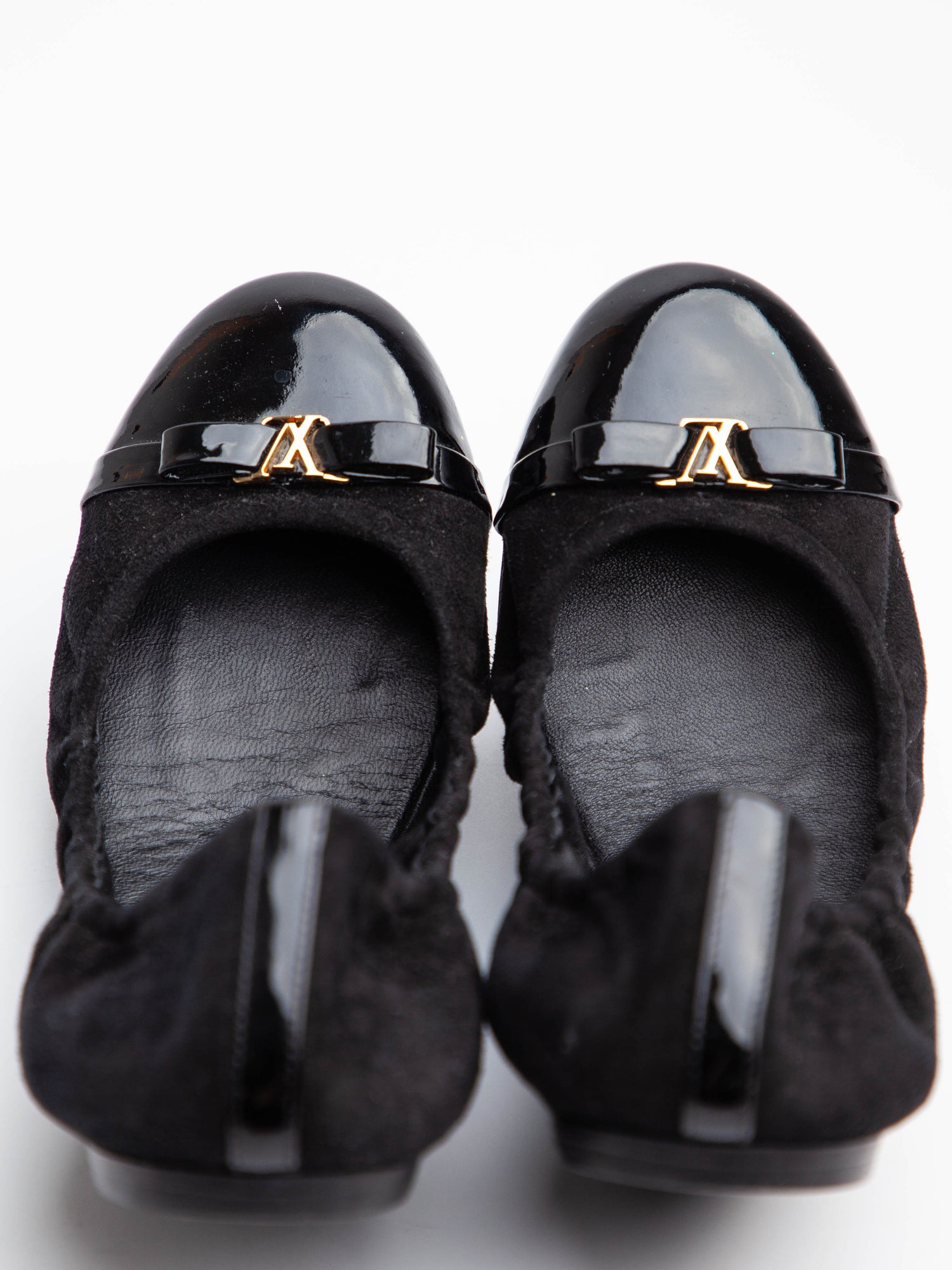 Average Louis Vuitton Black Velvet Loafers Size 37.5 with Gold Logo