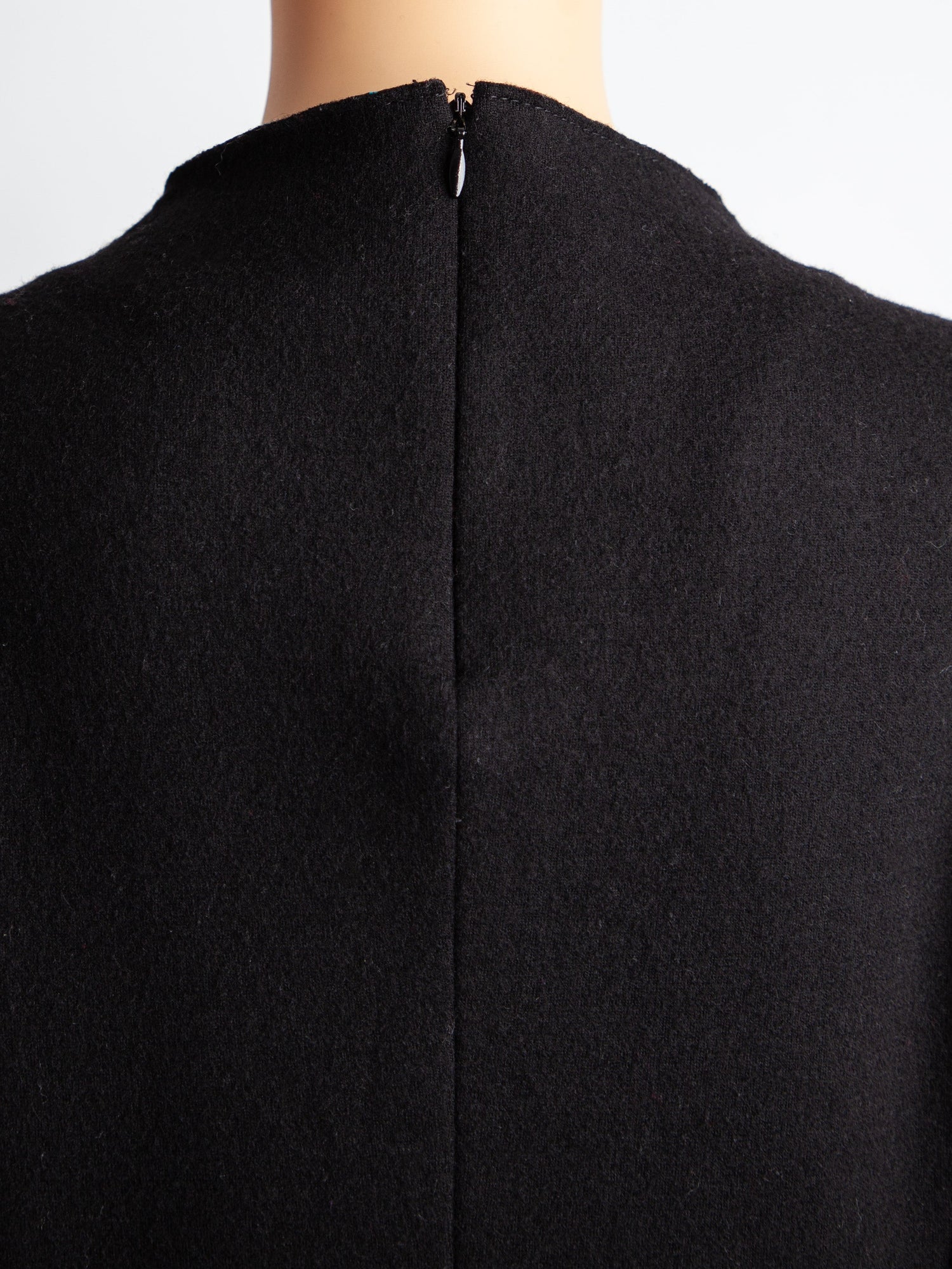 Good Emilio Pucci Black Cashmere Dress Size L with Belt