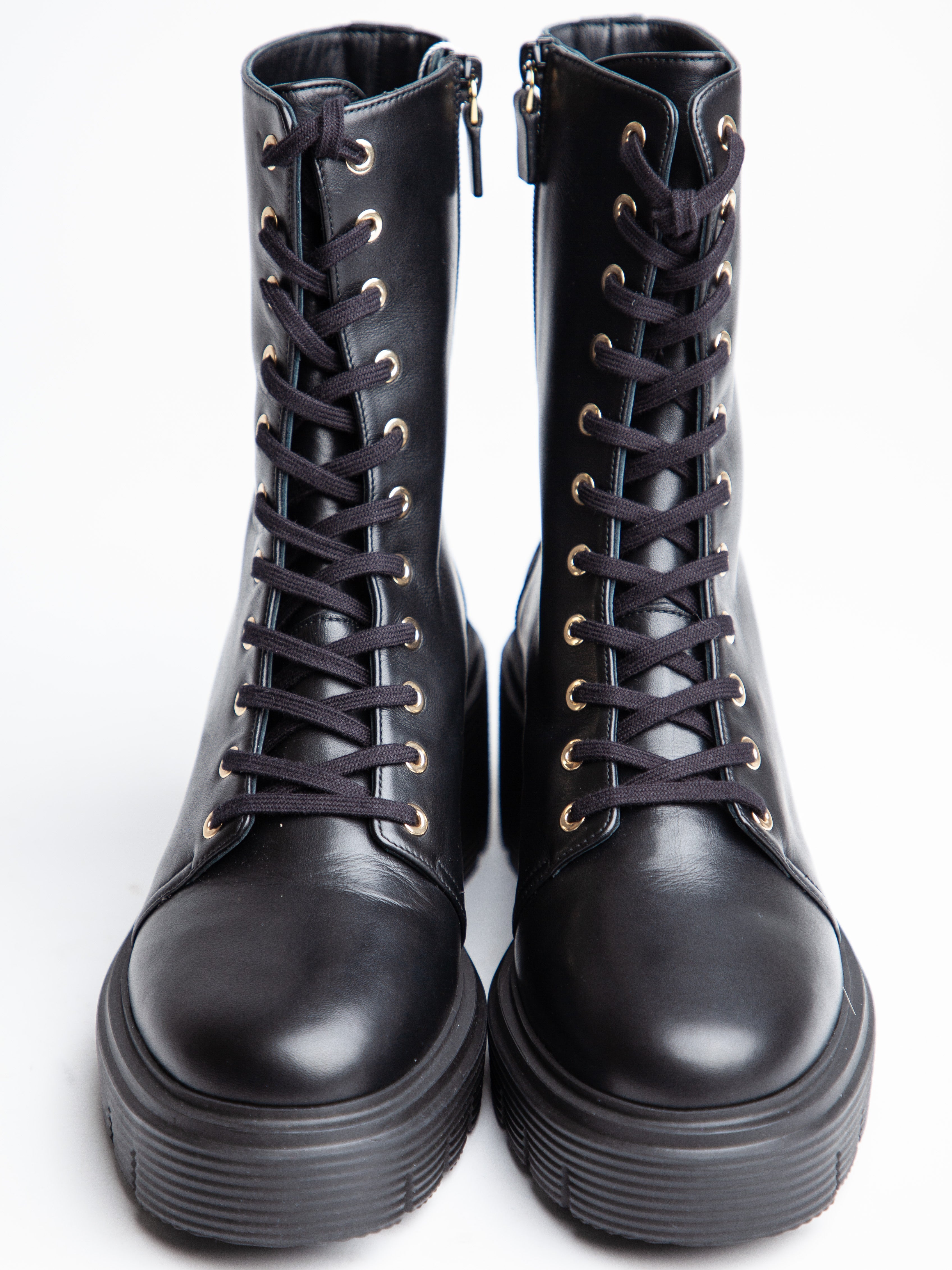 Excellent Stuart Weitzman Black Leather Combat Boots Size 40