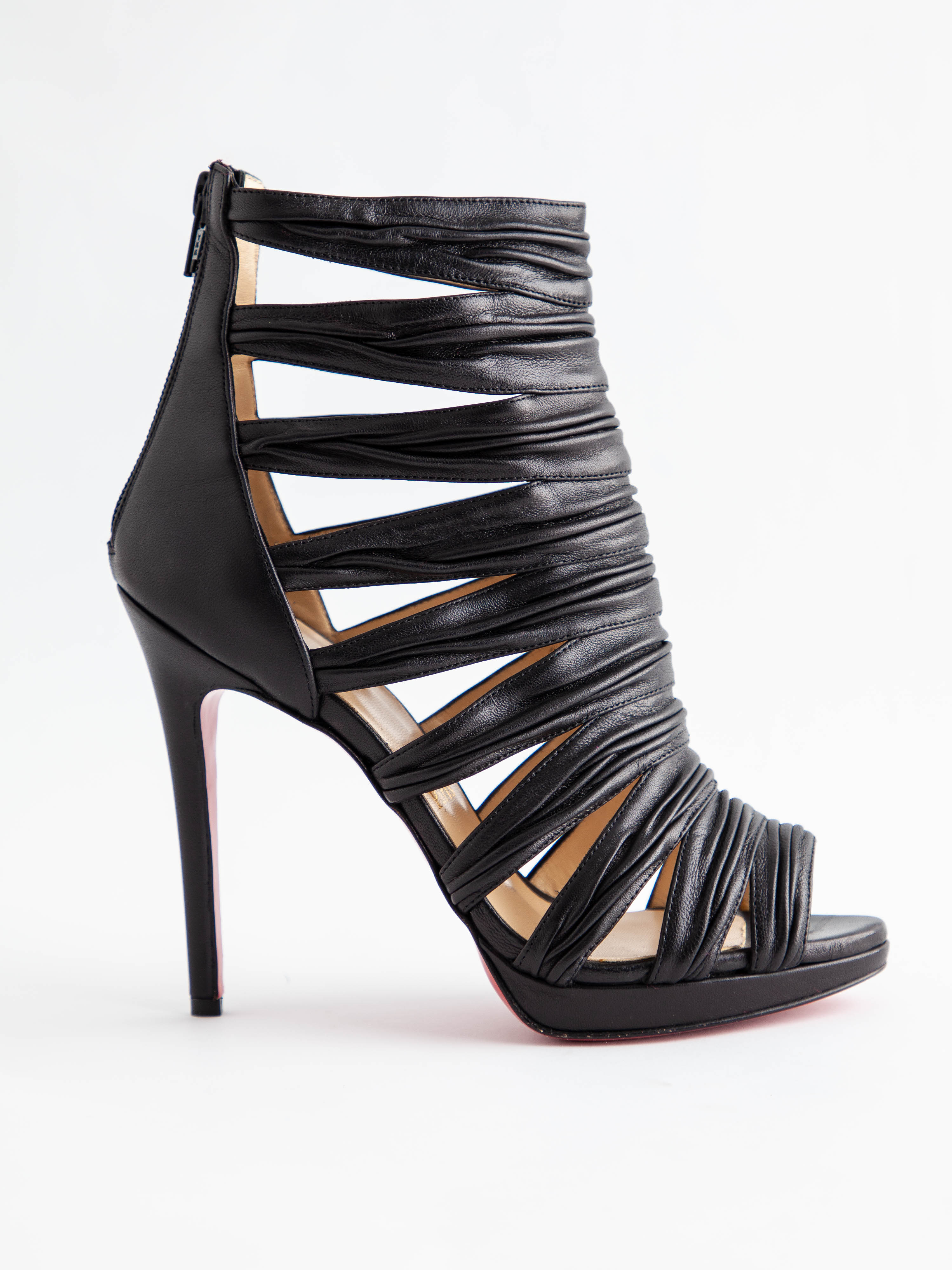 Excellent Christian Louboutin Black Leather High Heels Size 37.5