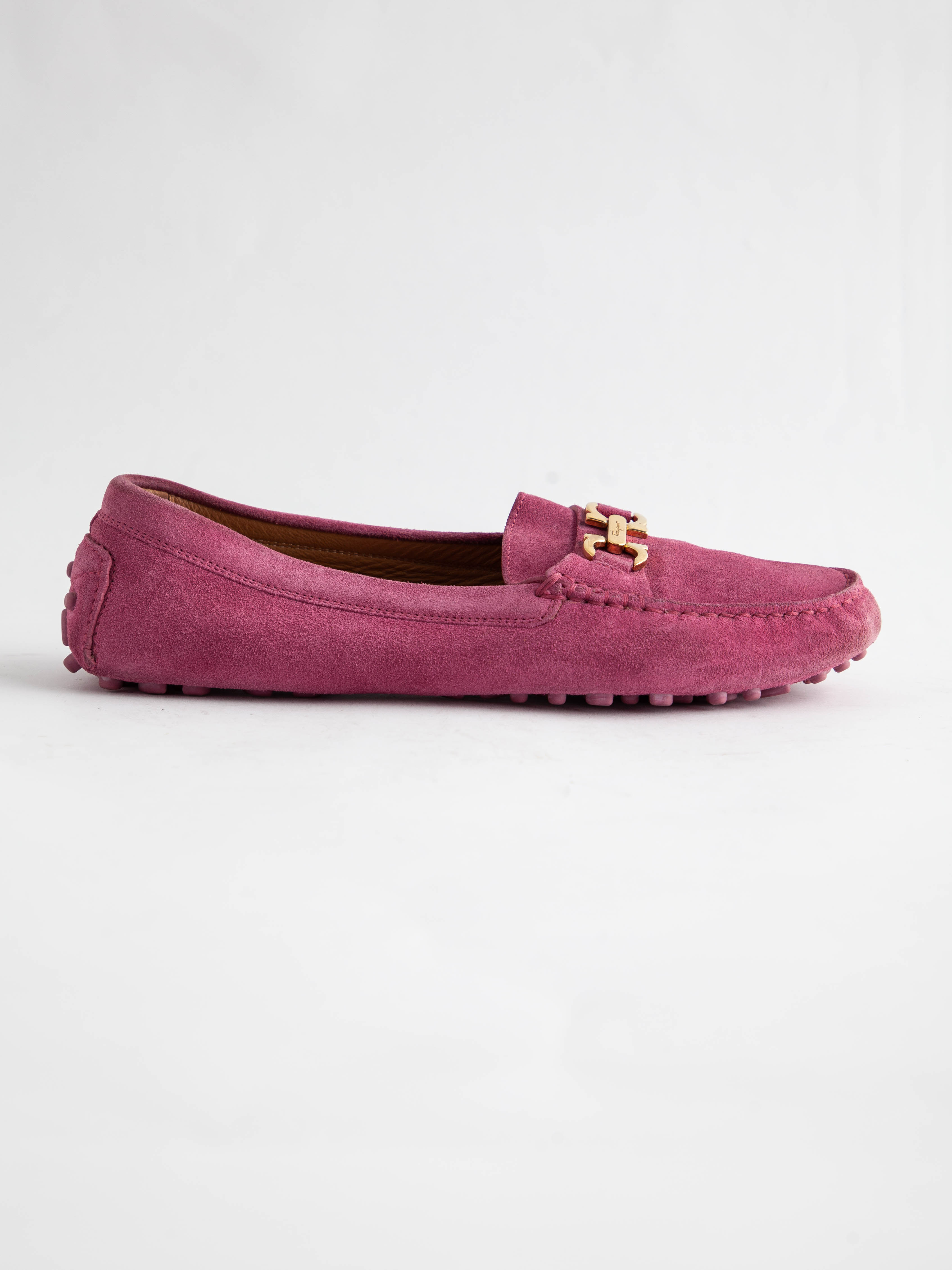 Average Salvatore Ferragamo Pink Genuine Suede Loafers Size 36