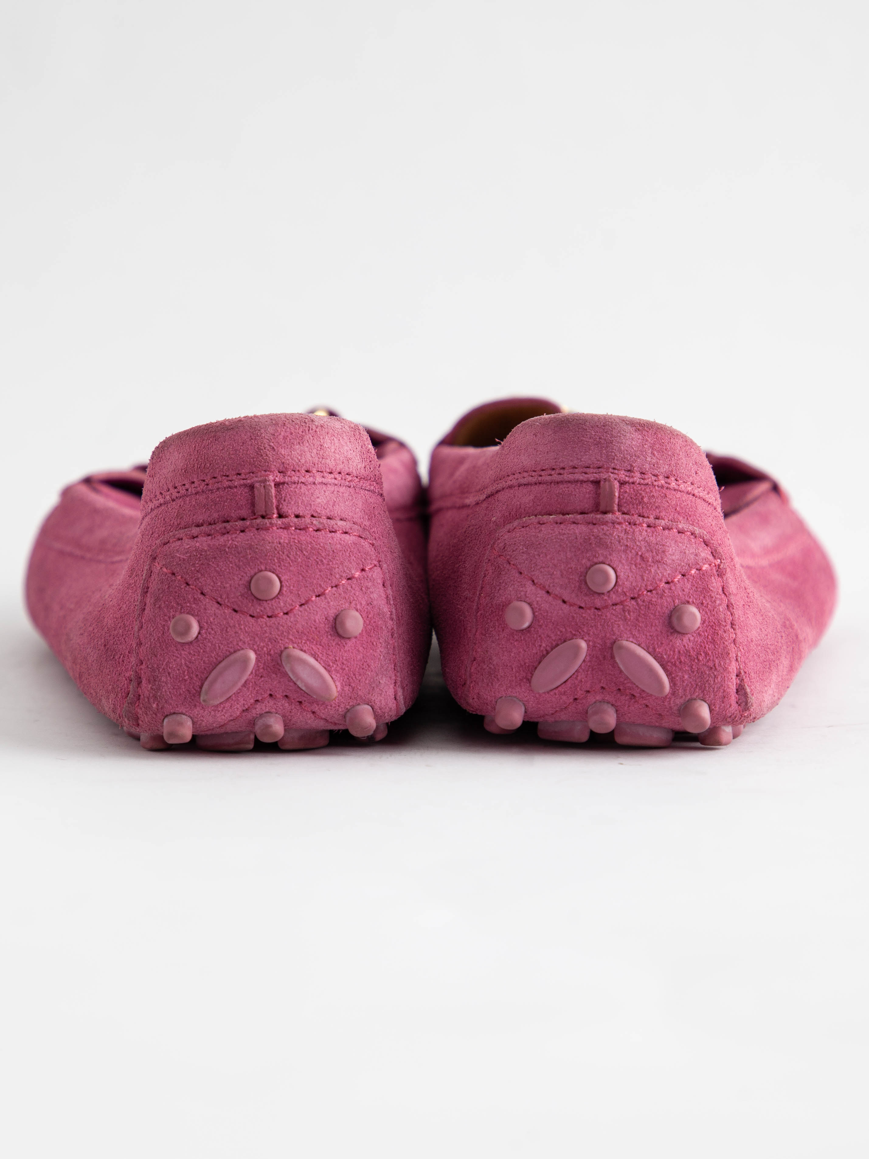 Average Salvatore Ferragamo Pink Genuine Suede Loafers Size 36