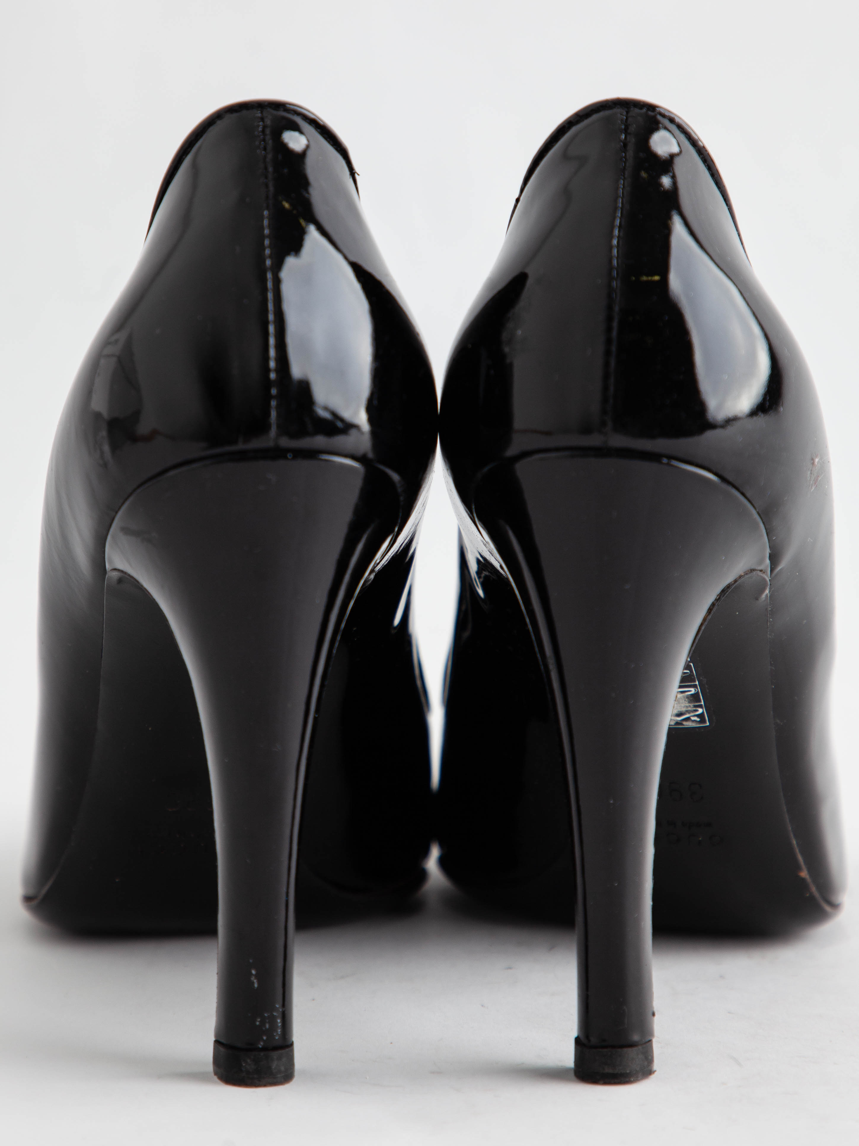 Good Gucci Black Leather High-Heeled Shoes Size 38 with Buckle