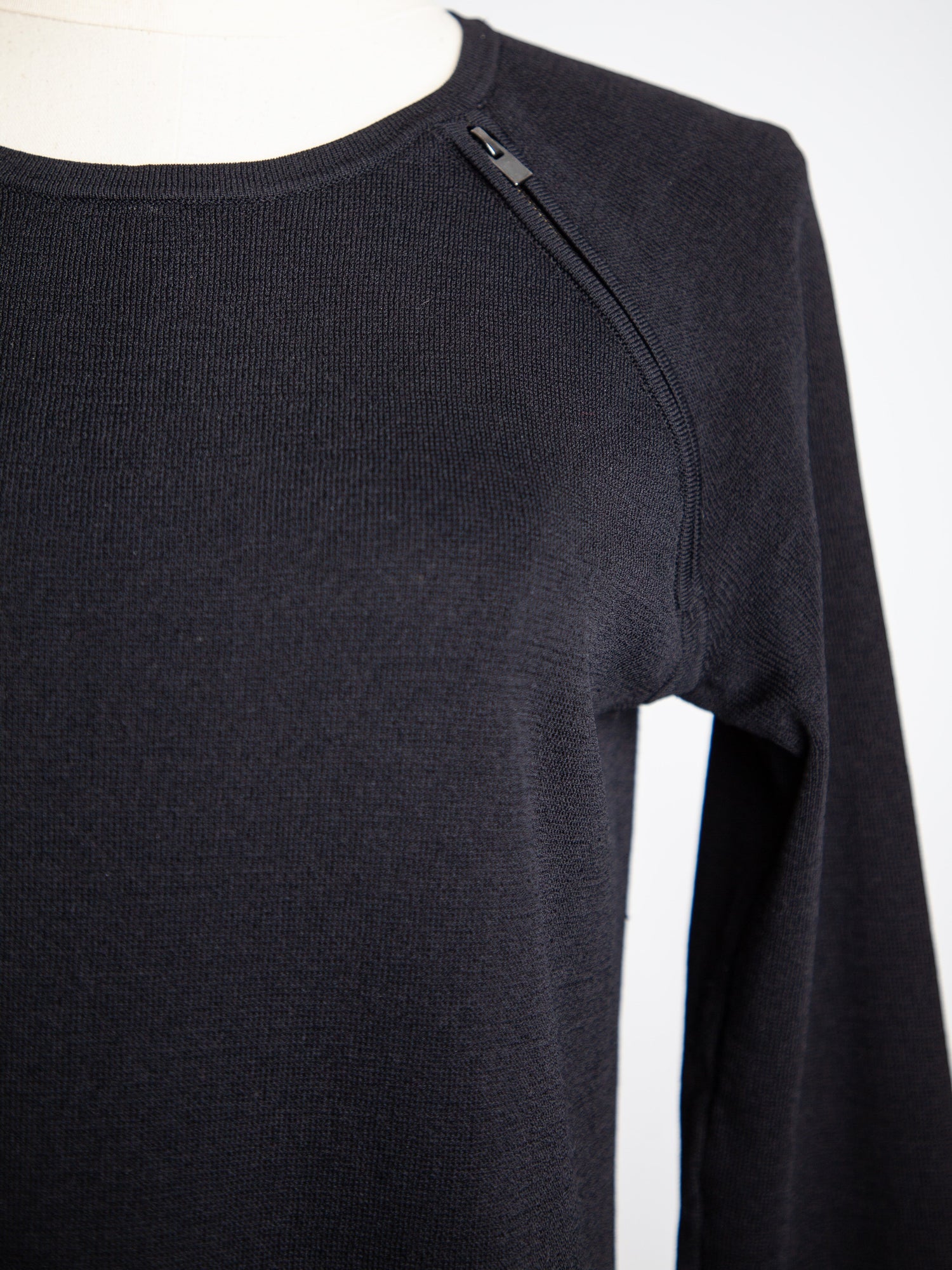 Good Condition Banana Republic Black Dress Size XS with Zippers