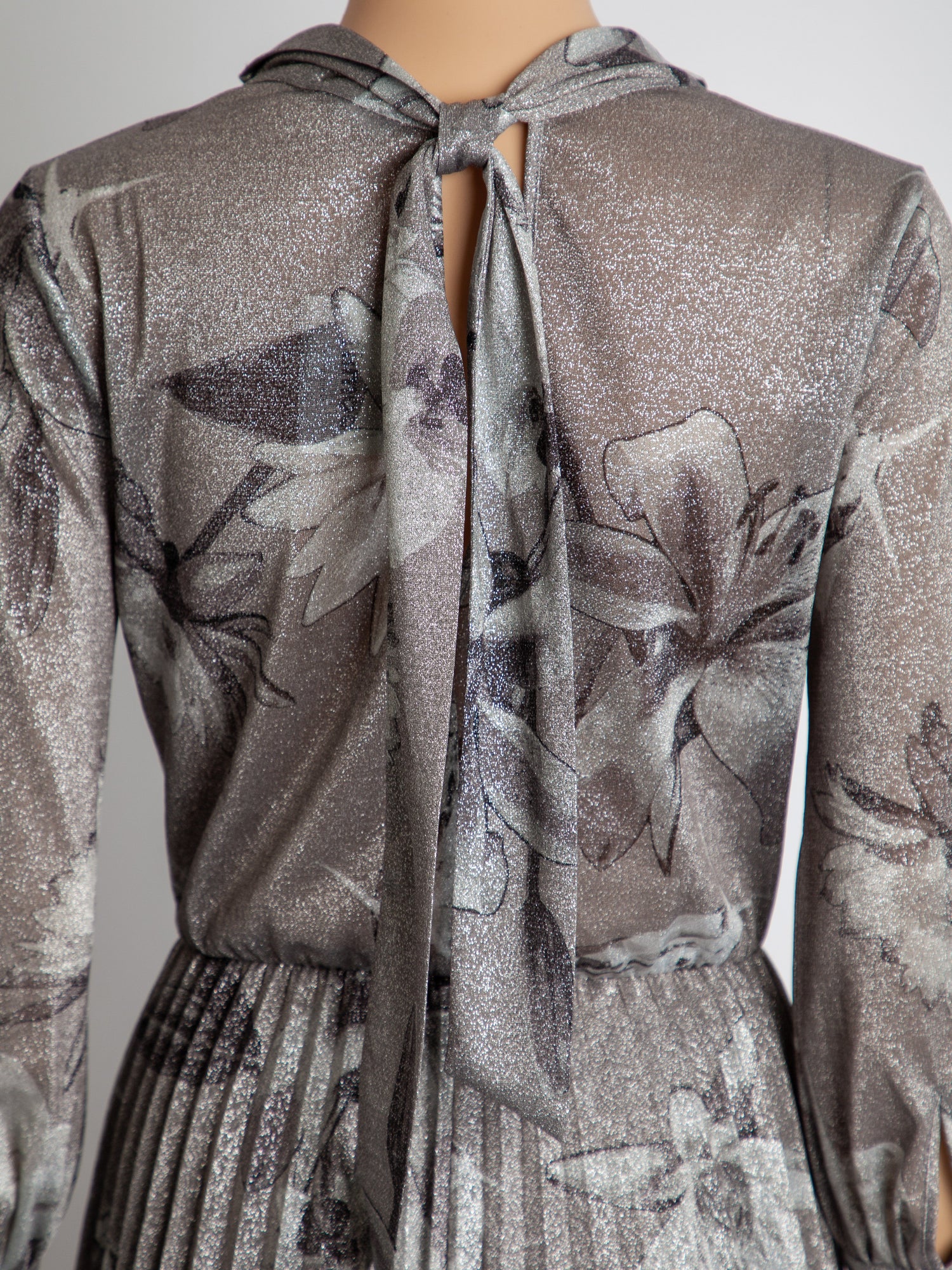 Good MaxCo Gray Floral Long-Sleeved Dress Size XS