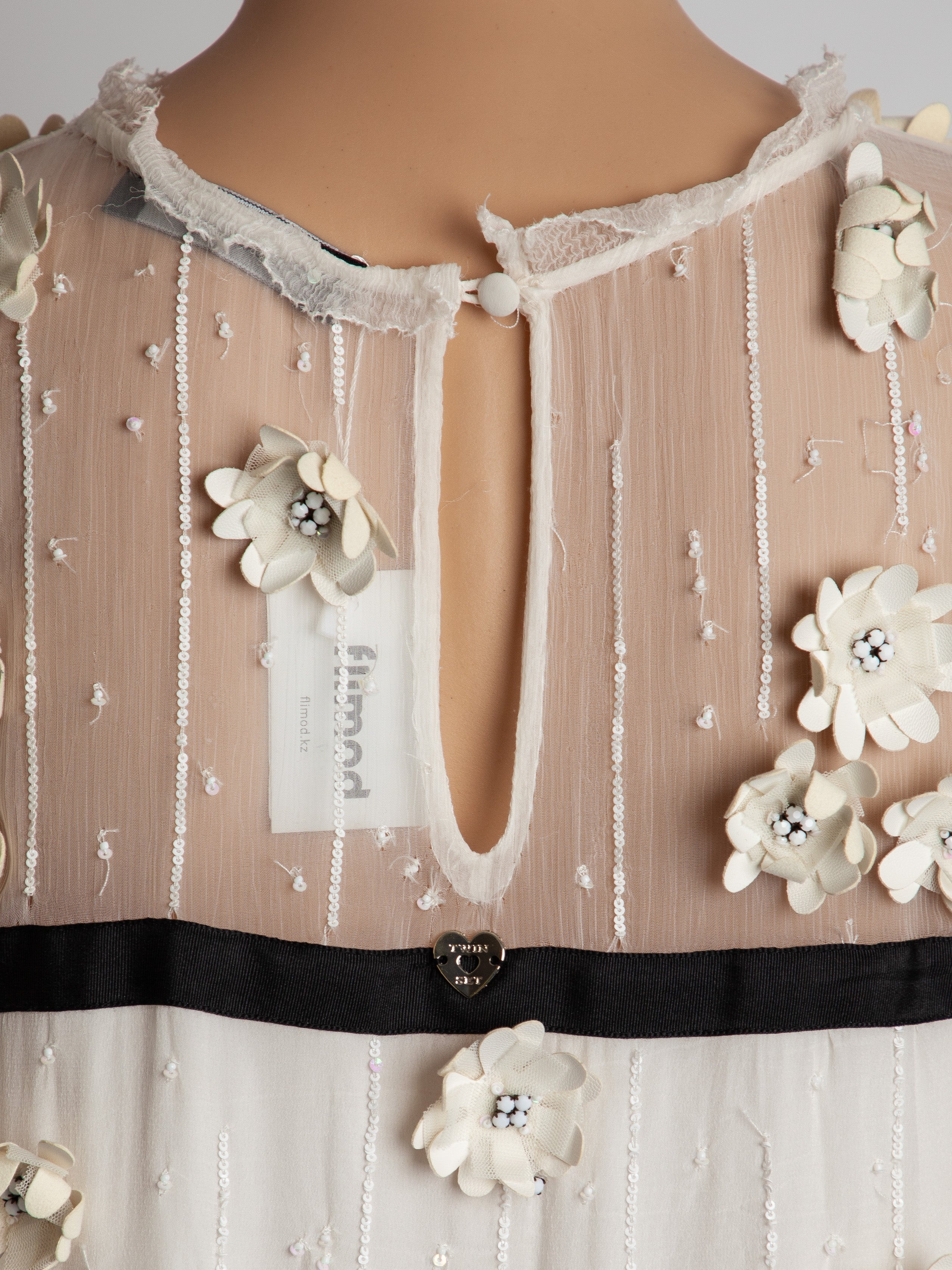 Average TWINSET White Floral Appliqué Dress Size S Viscose