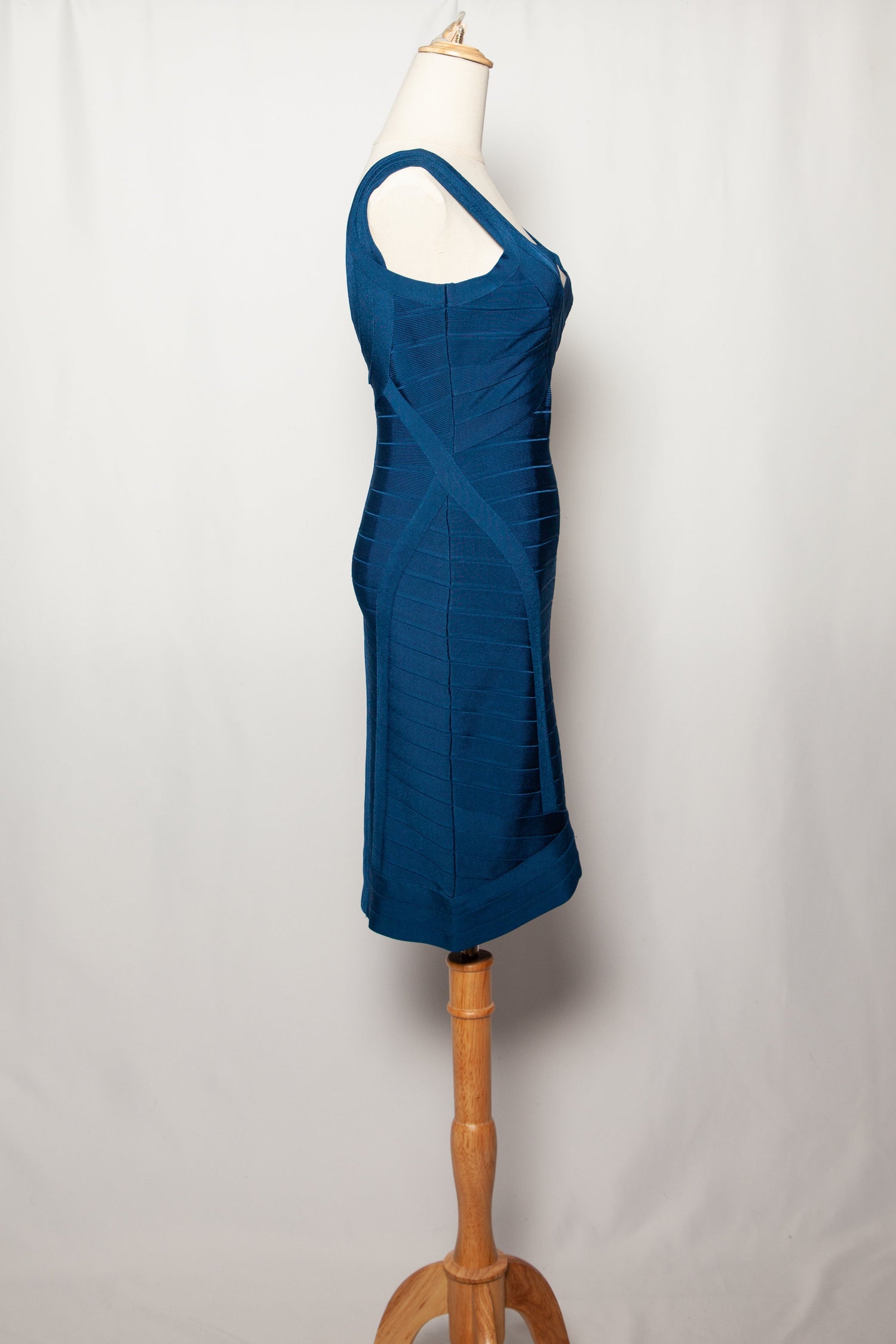 Excellent Herve Leger Blue Dress Size M Sleeveless V-Neck