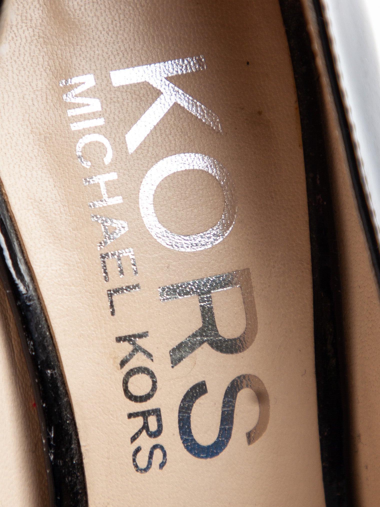 Average Michael Kors Black High-Heeled Pumps Size 37 Lacquer