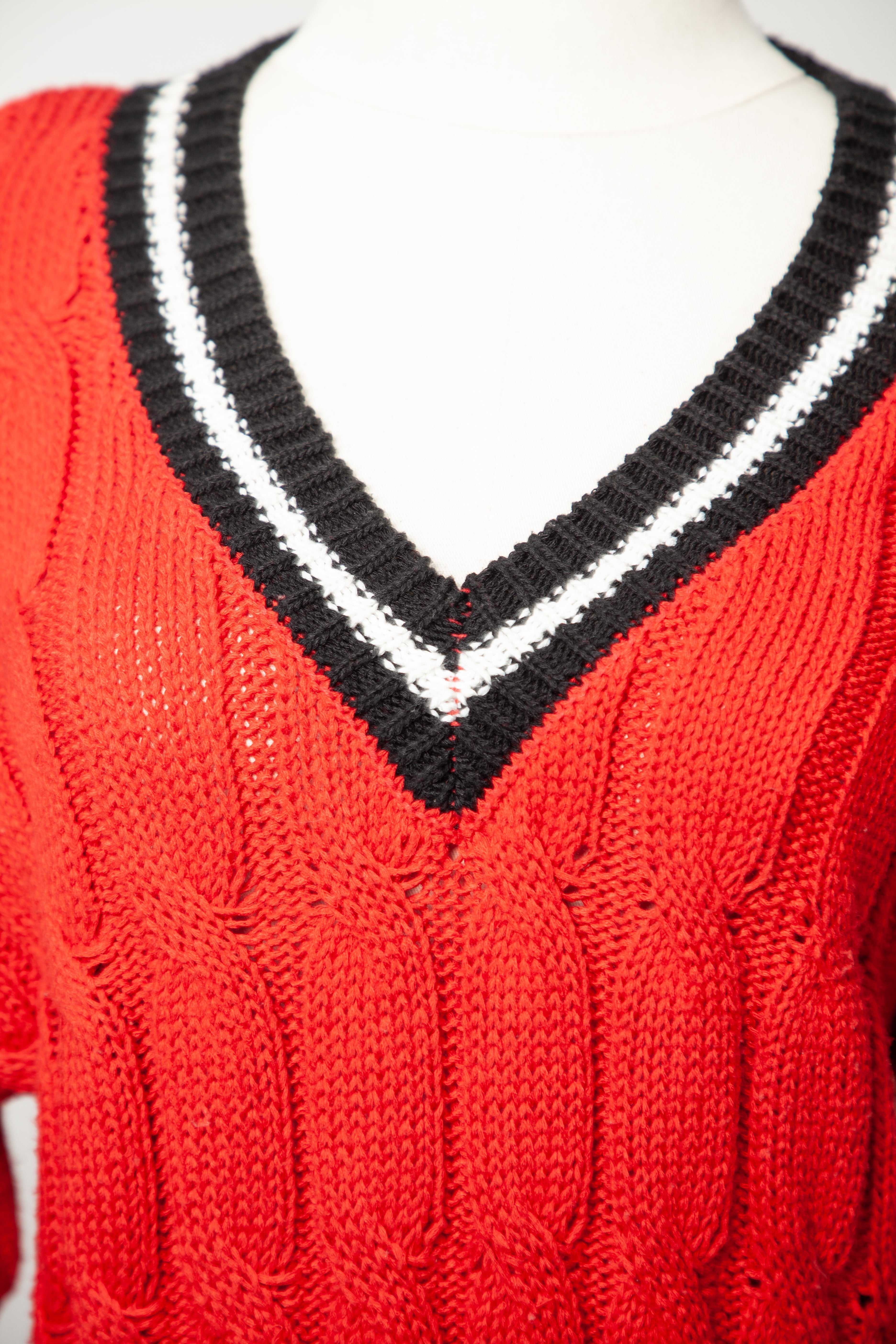Good IPEKYOL Red Cable Knit V-Neck Sweater Size S Women
