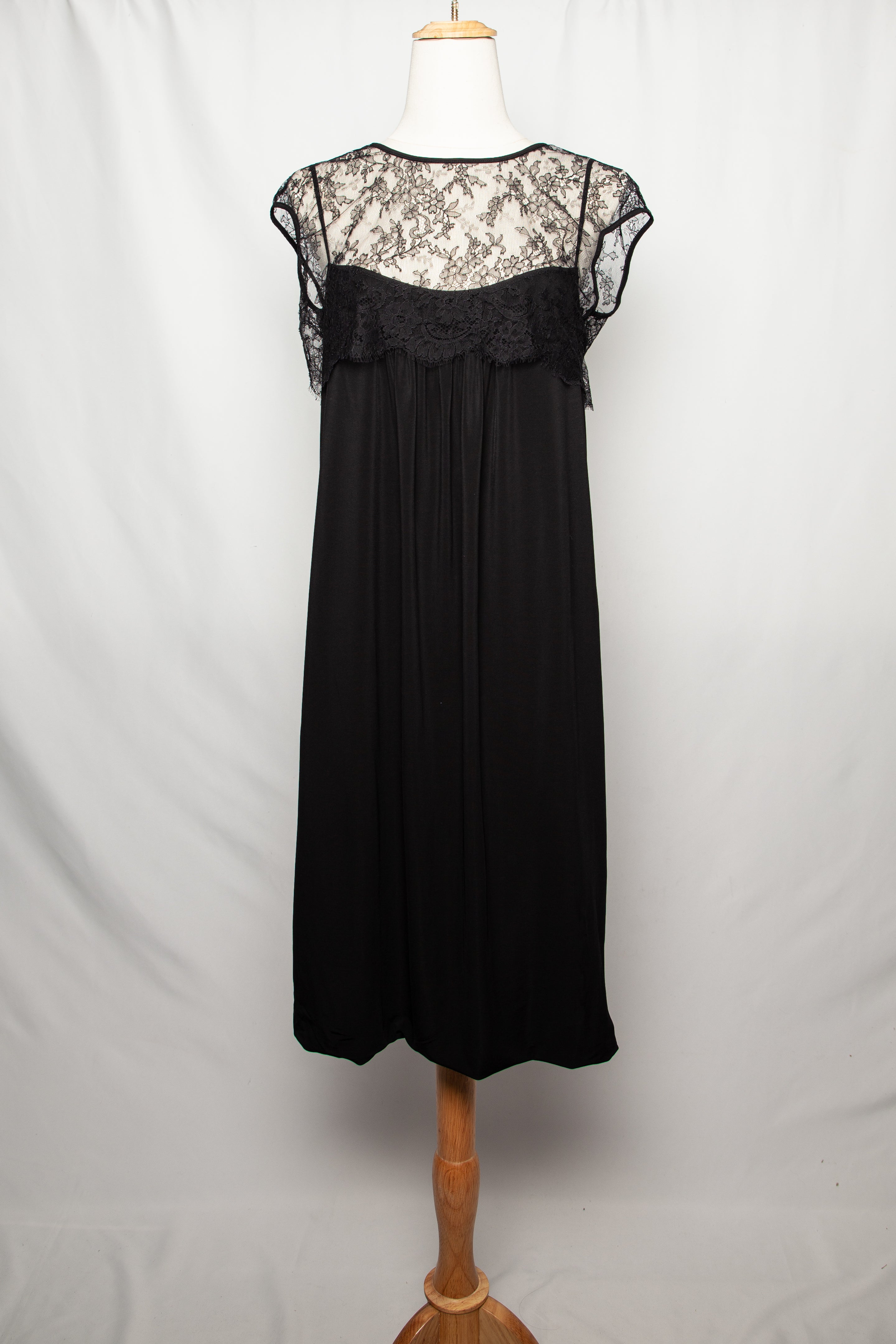 Max Mara Black Dress with Lace Details Size L in Good Condition