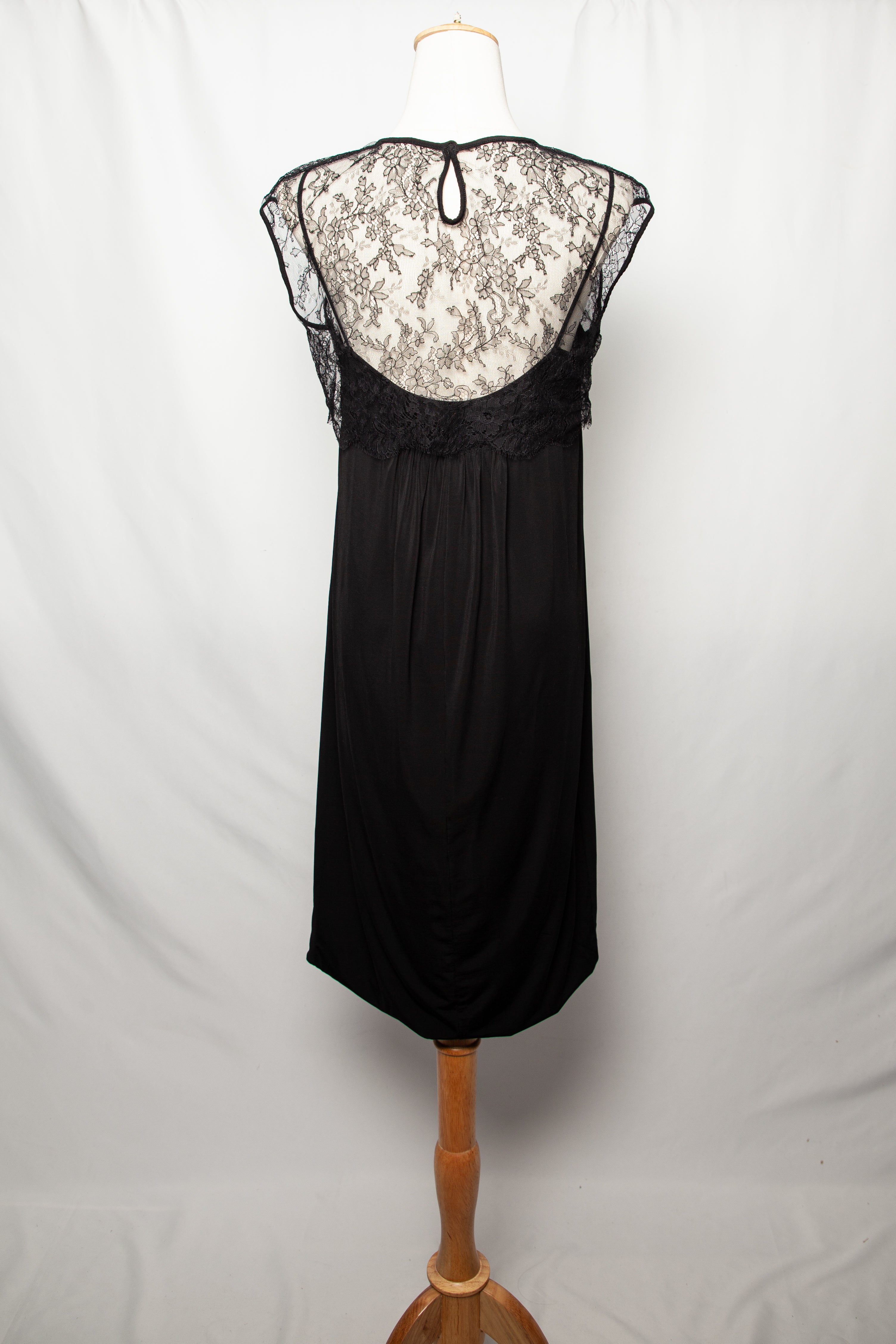Max Mara Black Dress with Lace Details Size L in Good Condition