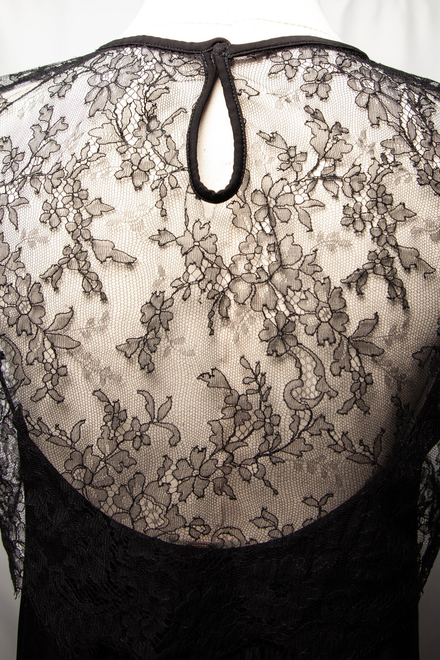 Max Mara Black Dress with Lace Details Size L in Good Condition