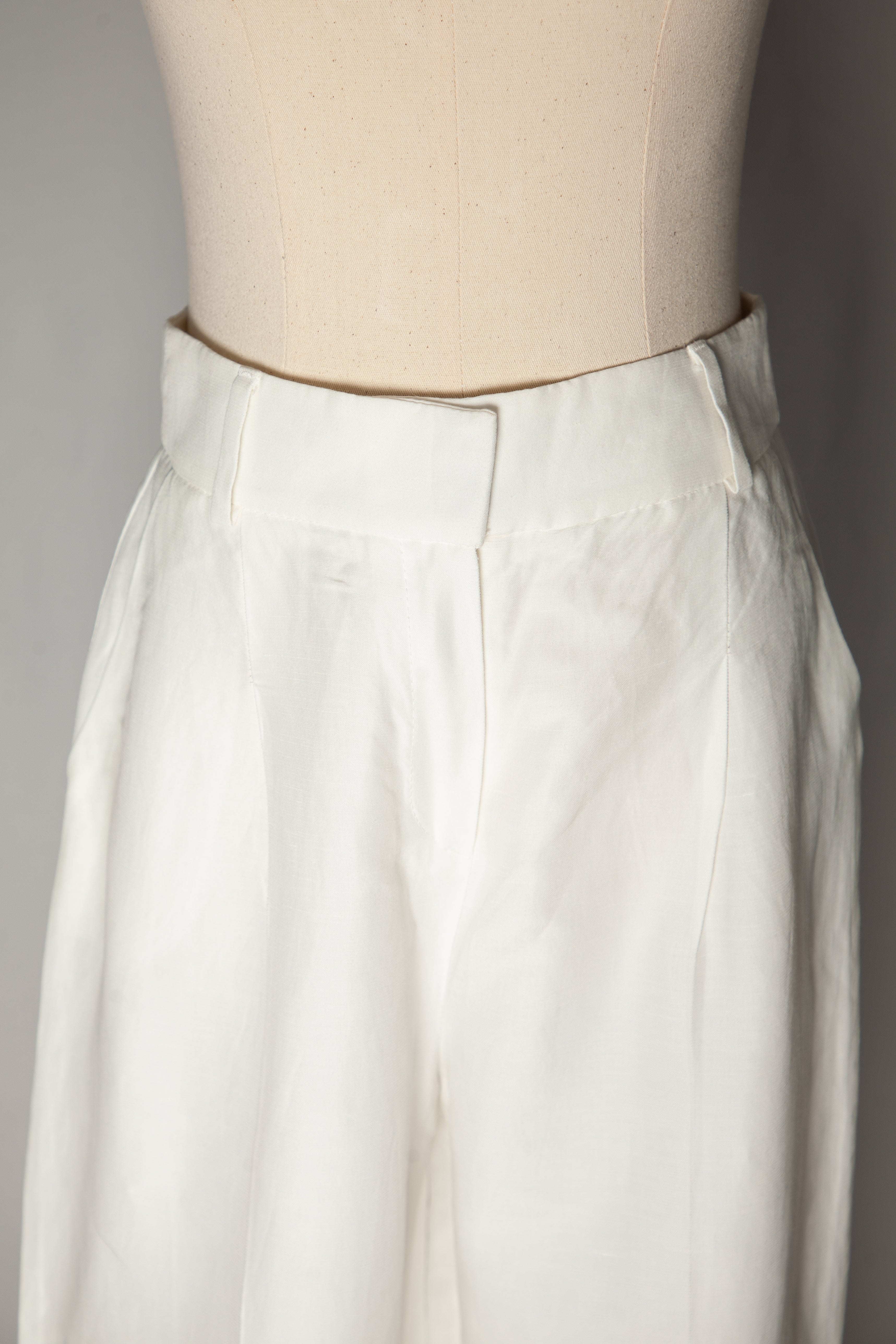 IPEKYOL White Tailored Pants M, Viscose, Good Condition