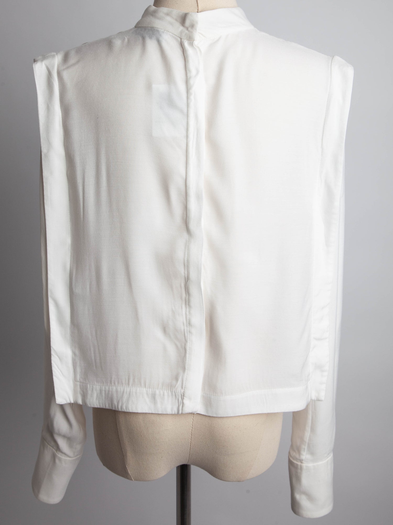 Good Sandro White Long-Sleeved Shirt Size L with Mock Neck