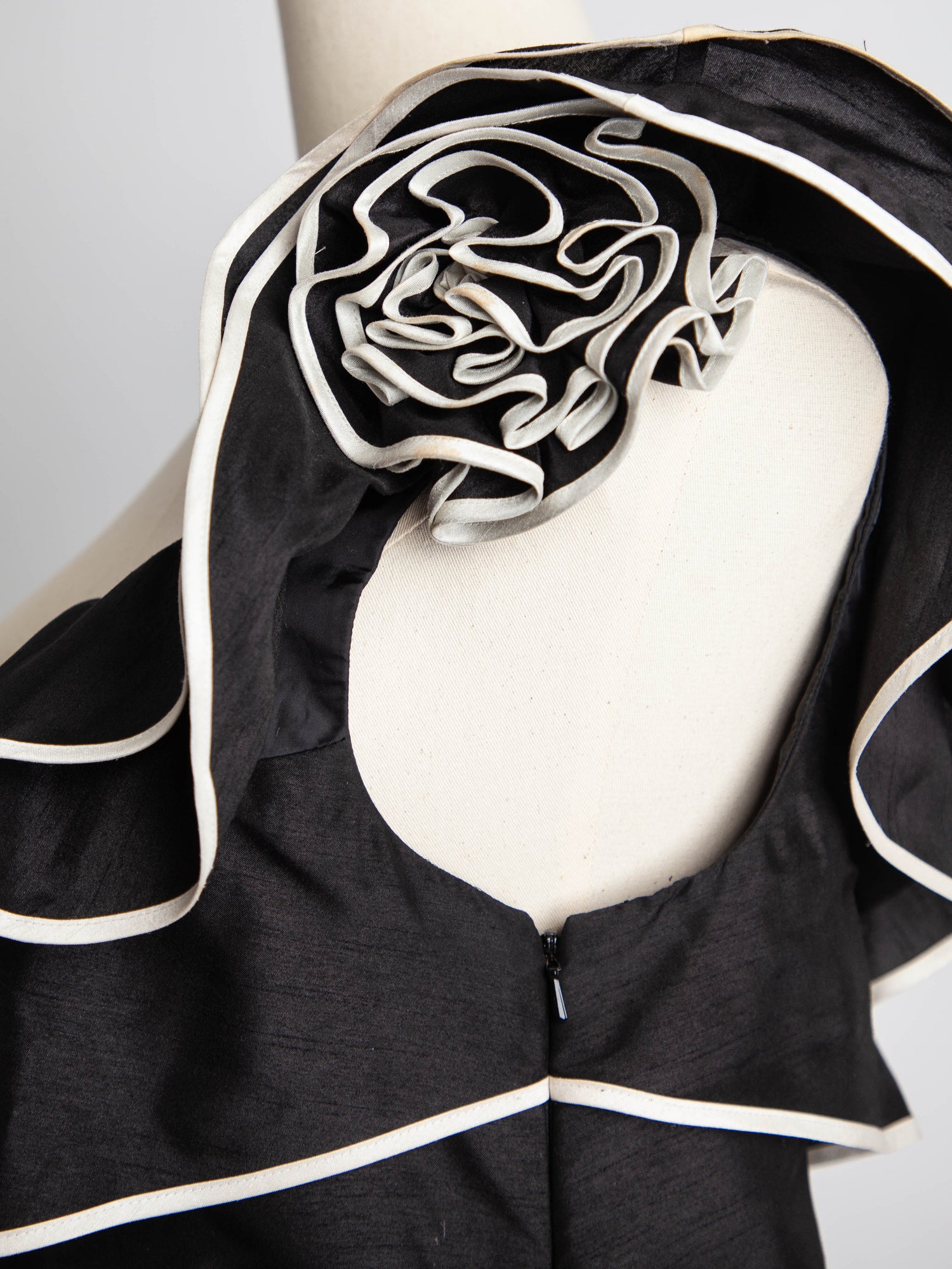 Good Pearce Fionda Black One-Shoulder Dress with Ruffles