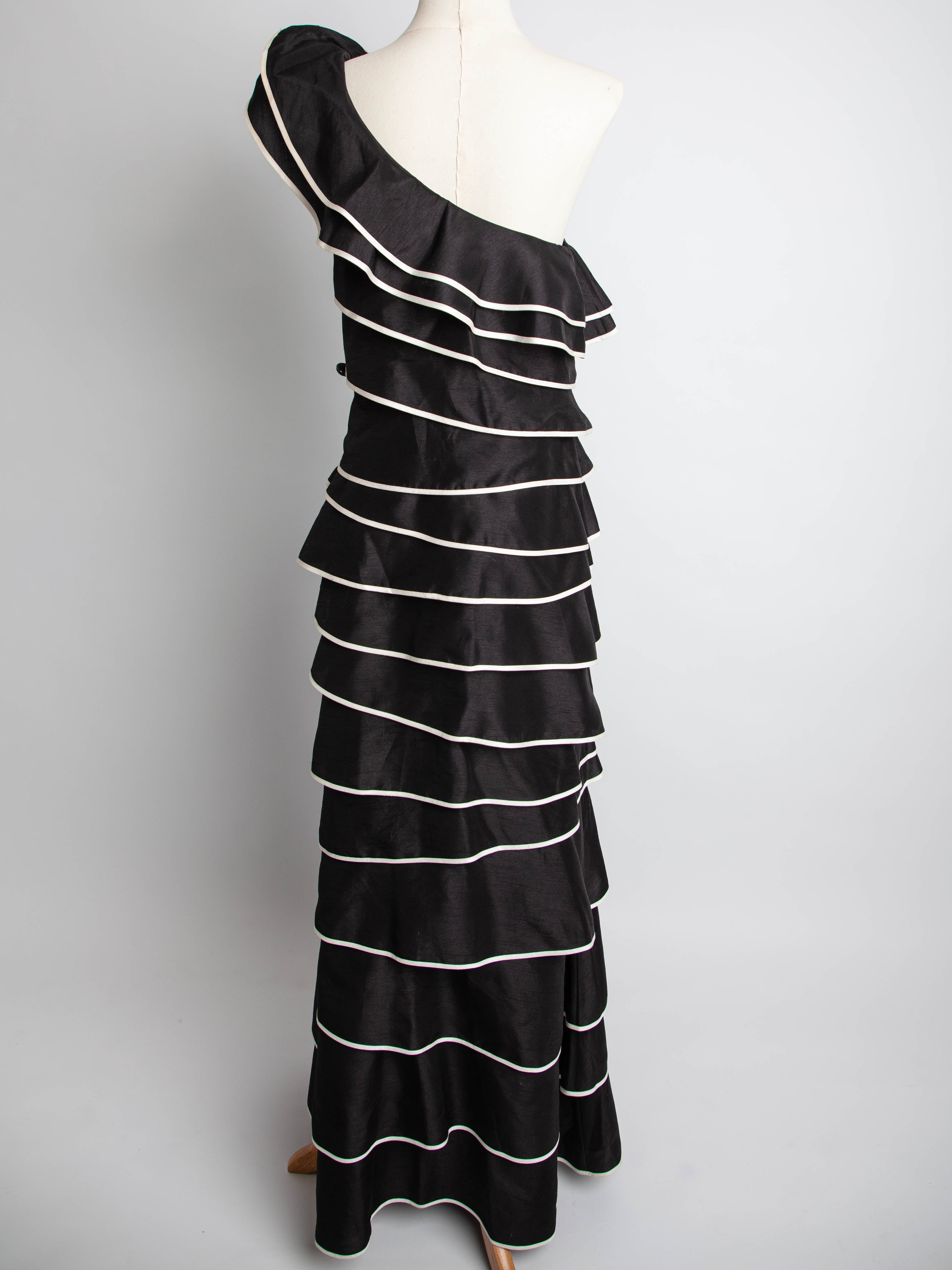 Good Pearce Fionda Black One-Shoulder Dress with Ruffles