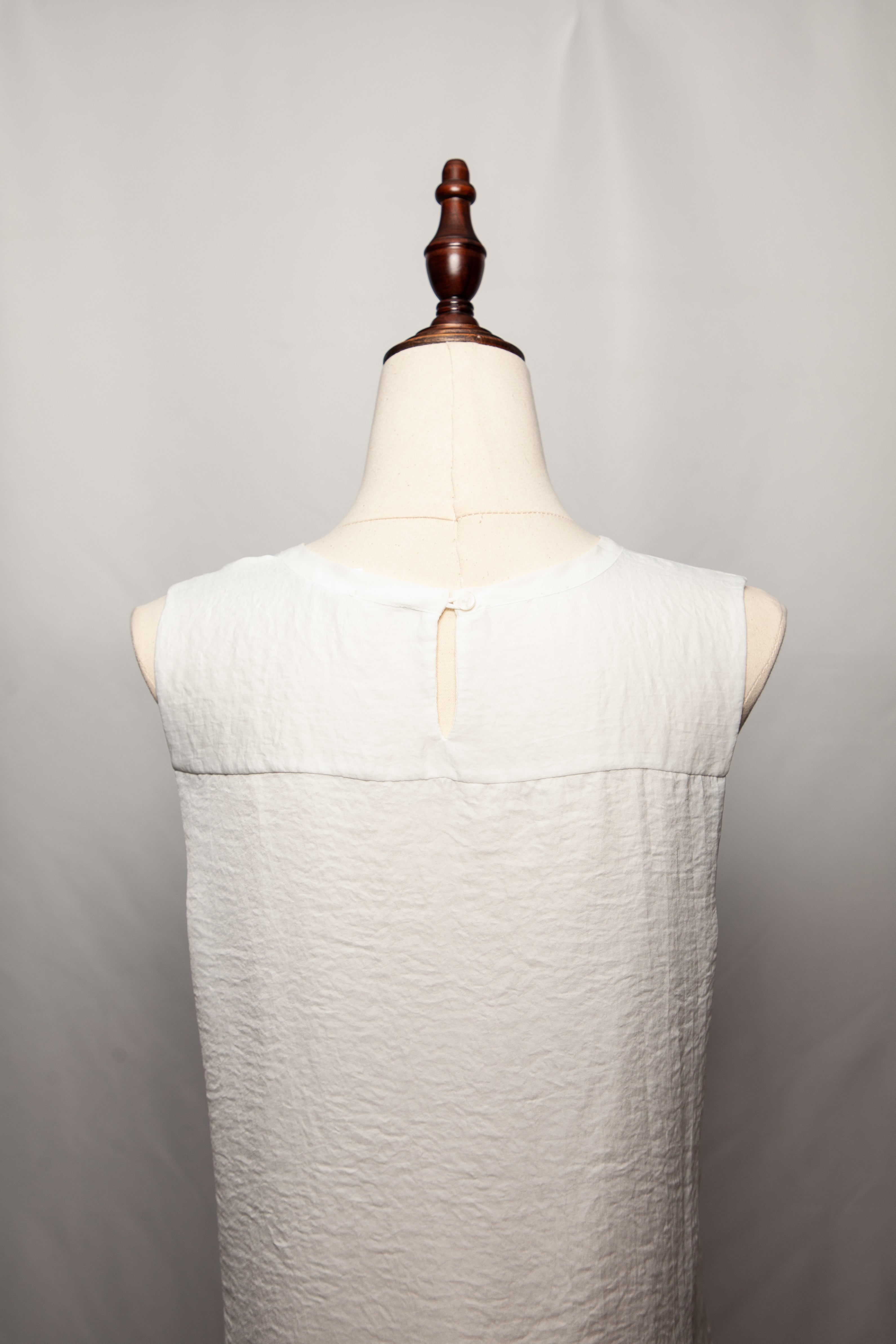 Violet + Claire White Sleeveless Blouse Polyester Size Optional