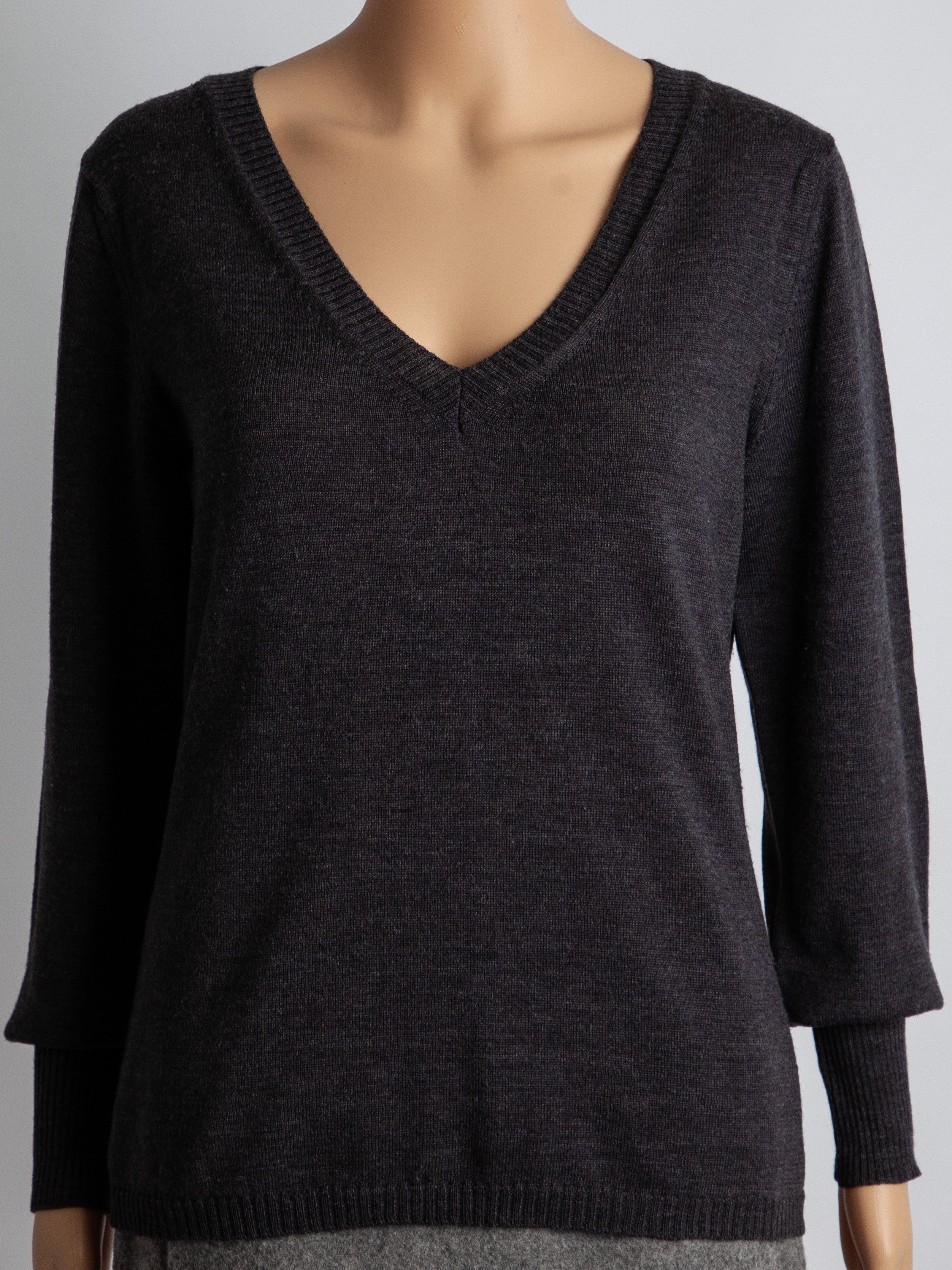 Good Max Mara Gray Cashmere V-Neck Sweater Size M for Women