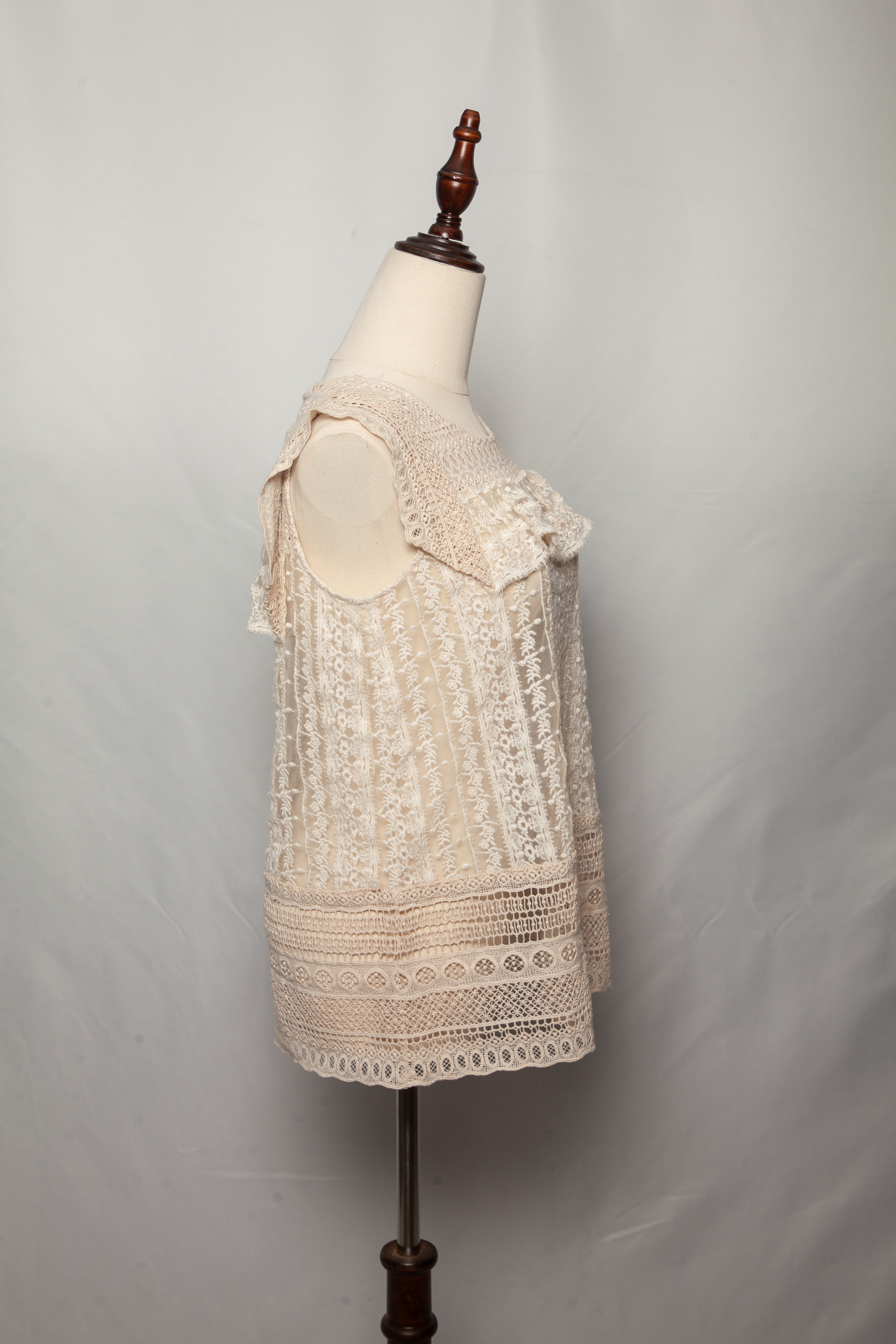 Good TWINSET White Sleeveless Lace Top Size XXS Women&