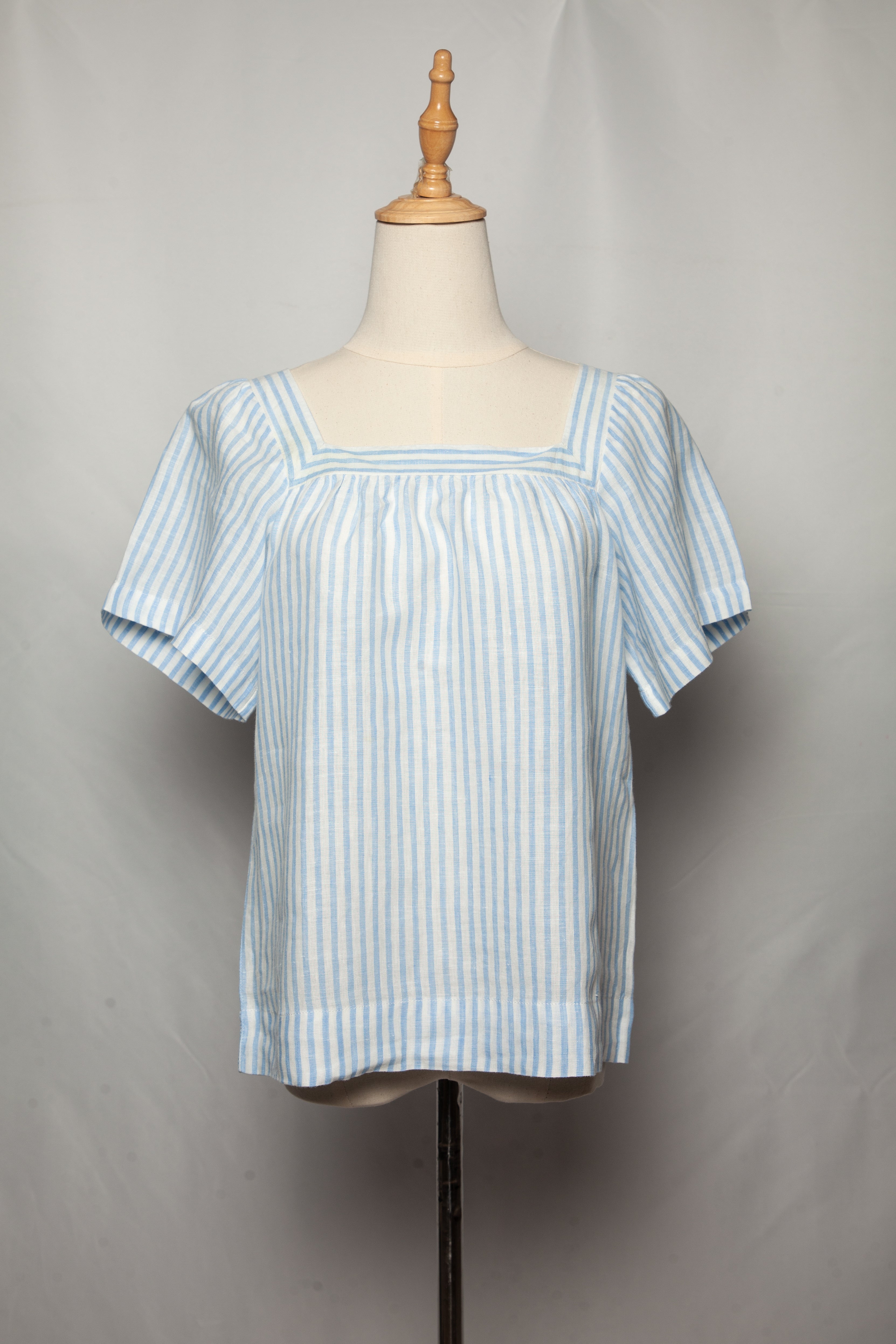 Good Saks Fifth Avenue Blue Striped Blouse Size S Women