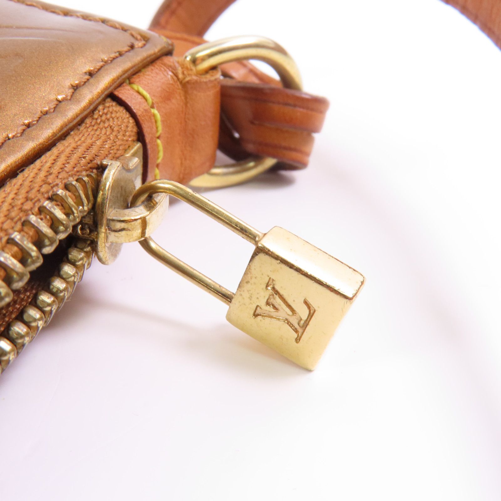 Louis Vuitton Vernis Monogram Venis Lexington Accessory Pouch Gold Handbag M 91010