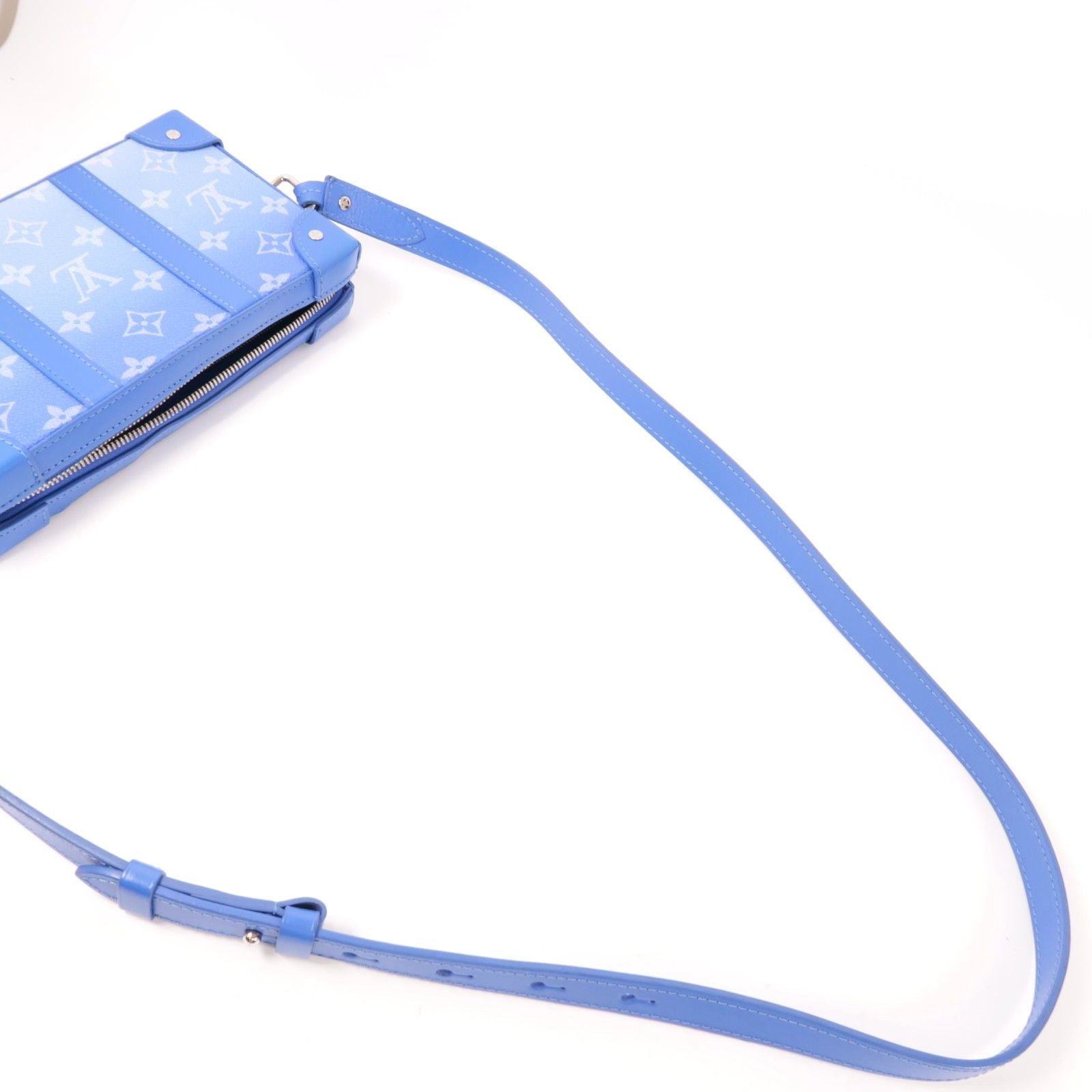 Louis Vuitton Monogram Clouds Soft Trunk Wallet Blue White Blue/white Shoulder Bag M 45432