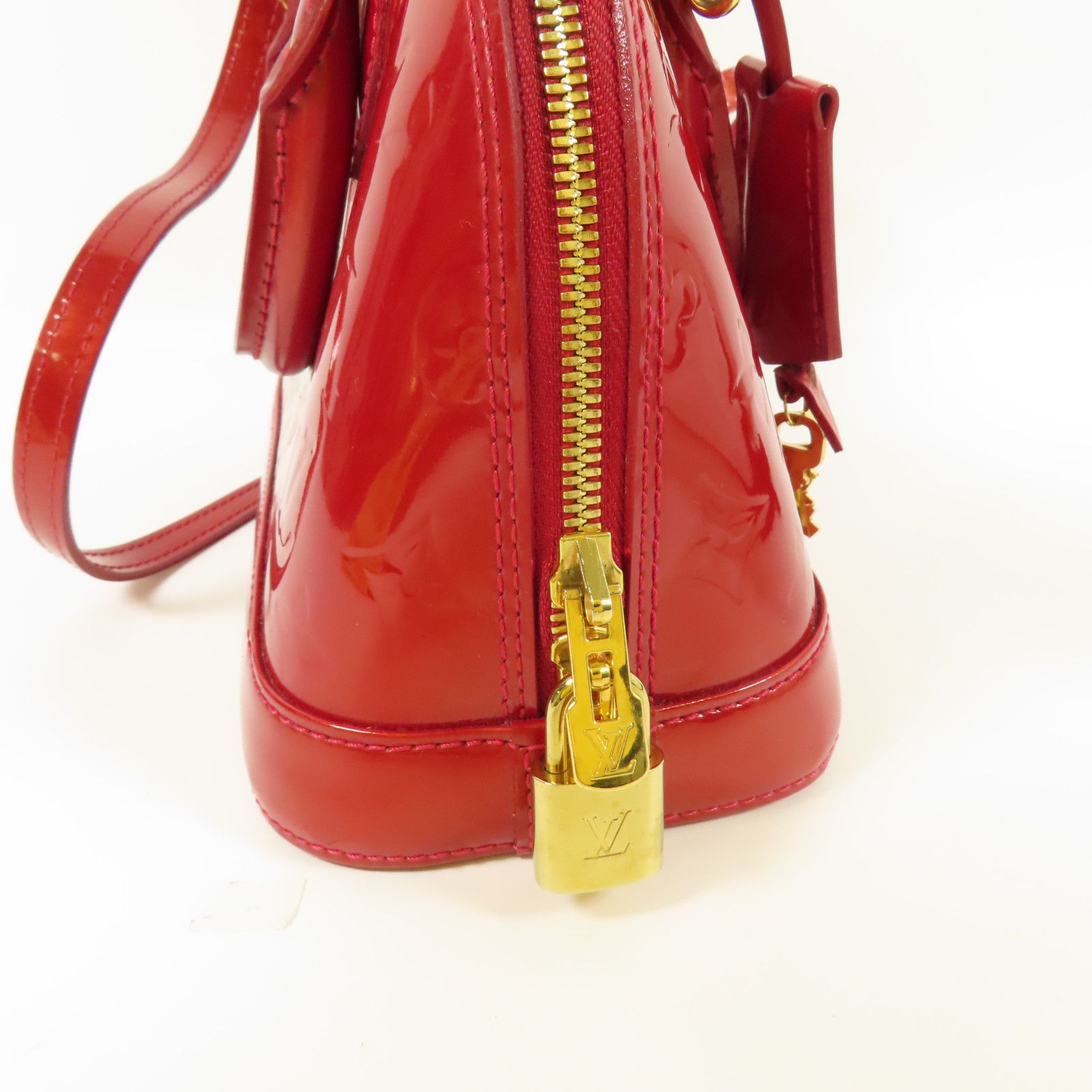 Louis Vuitton Vernis Alma Bb Gold Hand-rolled Shoulder Bag Red Red 2way Shoulder Bag M 91606