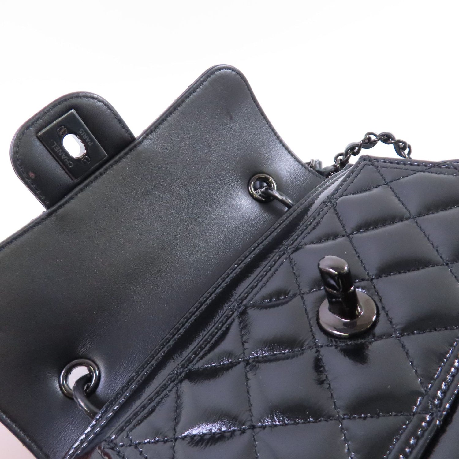 Chanel Black Cowhide Leather Mini Flat Chain Shoulder Bag Hand-handed Shoulder Bag 2way Shoulder Bag Calfskin (cow