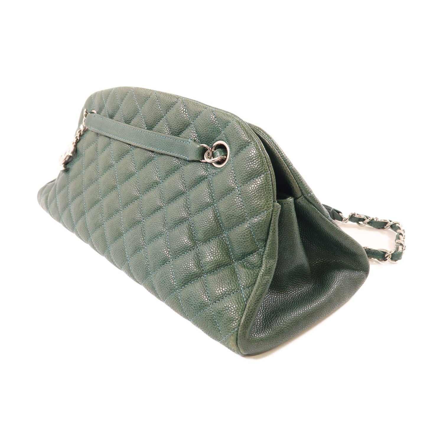 Chanel Green Cowhide Leather Chain Shoulder Silver Chain Shoulder Back Bag Calfskin (cowhide)