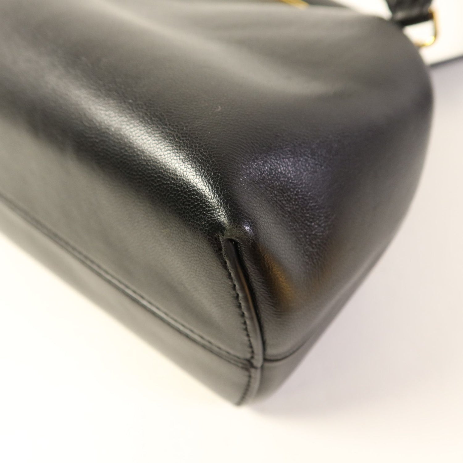 Fendi Cowhide Leather First Medium Golden Shoulder Bag Black Calfskin (cowhide) 8bp 127